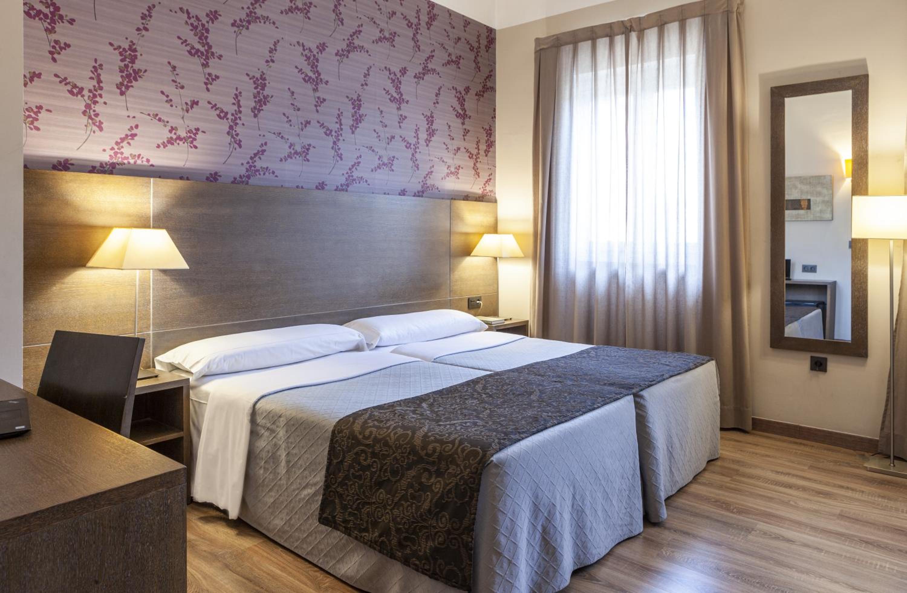 Double or Twin Room - Photo 1