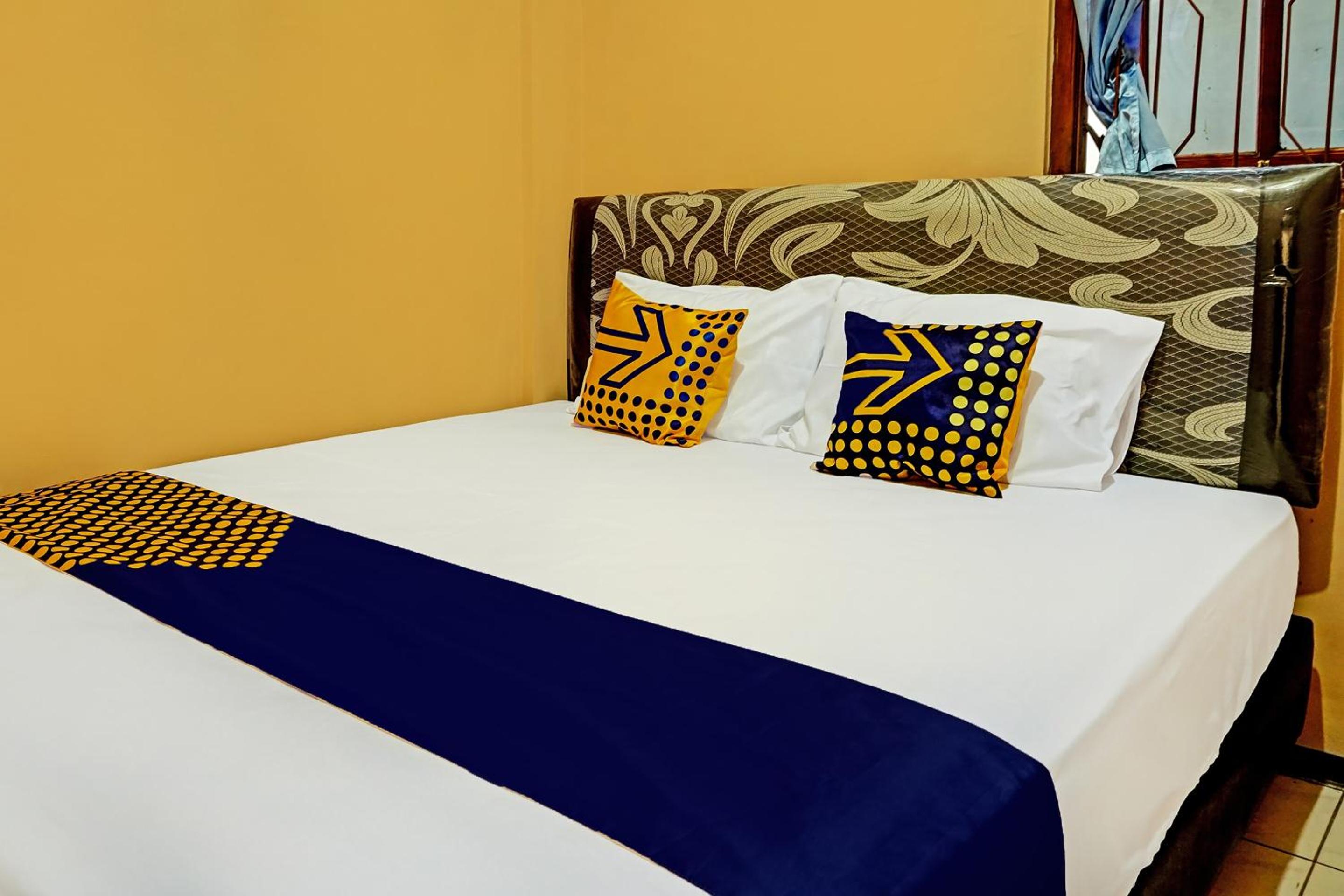 Budget Double Room photo 2