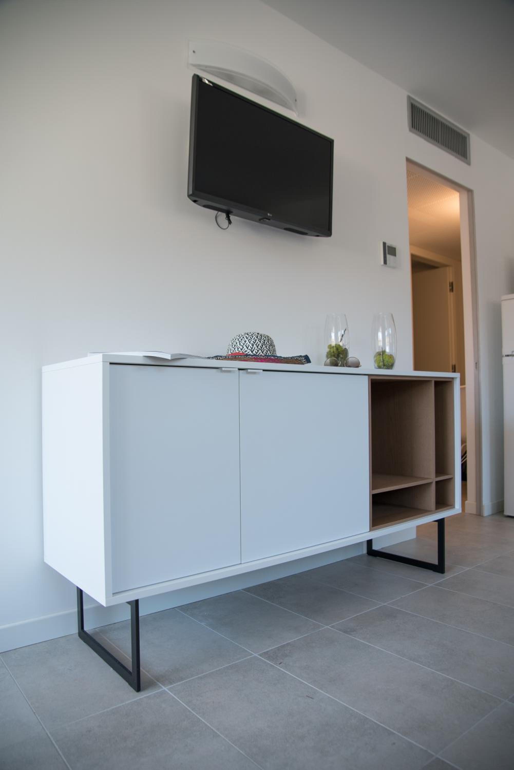 Two-Bedroom Apartment - Beach included photo 3