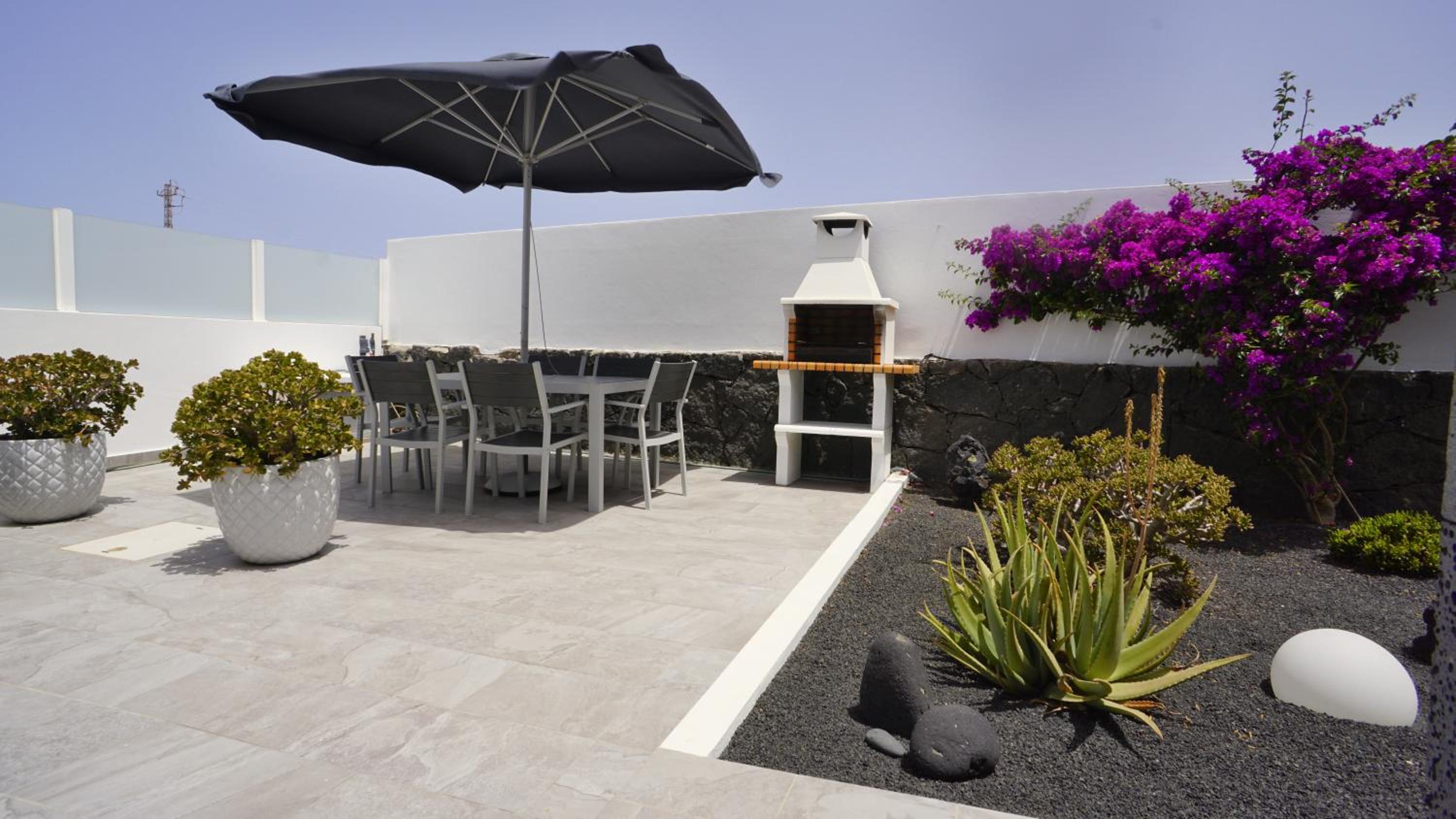 Three-Bedroom Villa photo 3