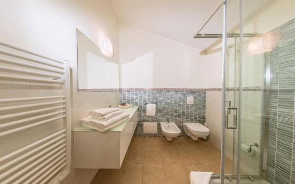 Suite with Lake View - Photo 3