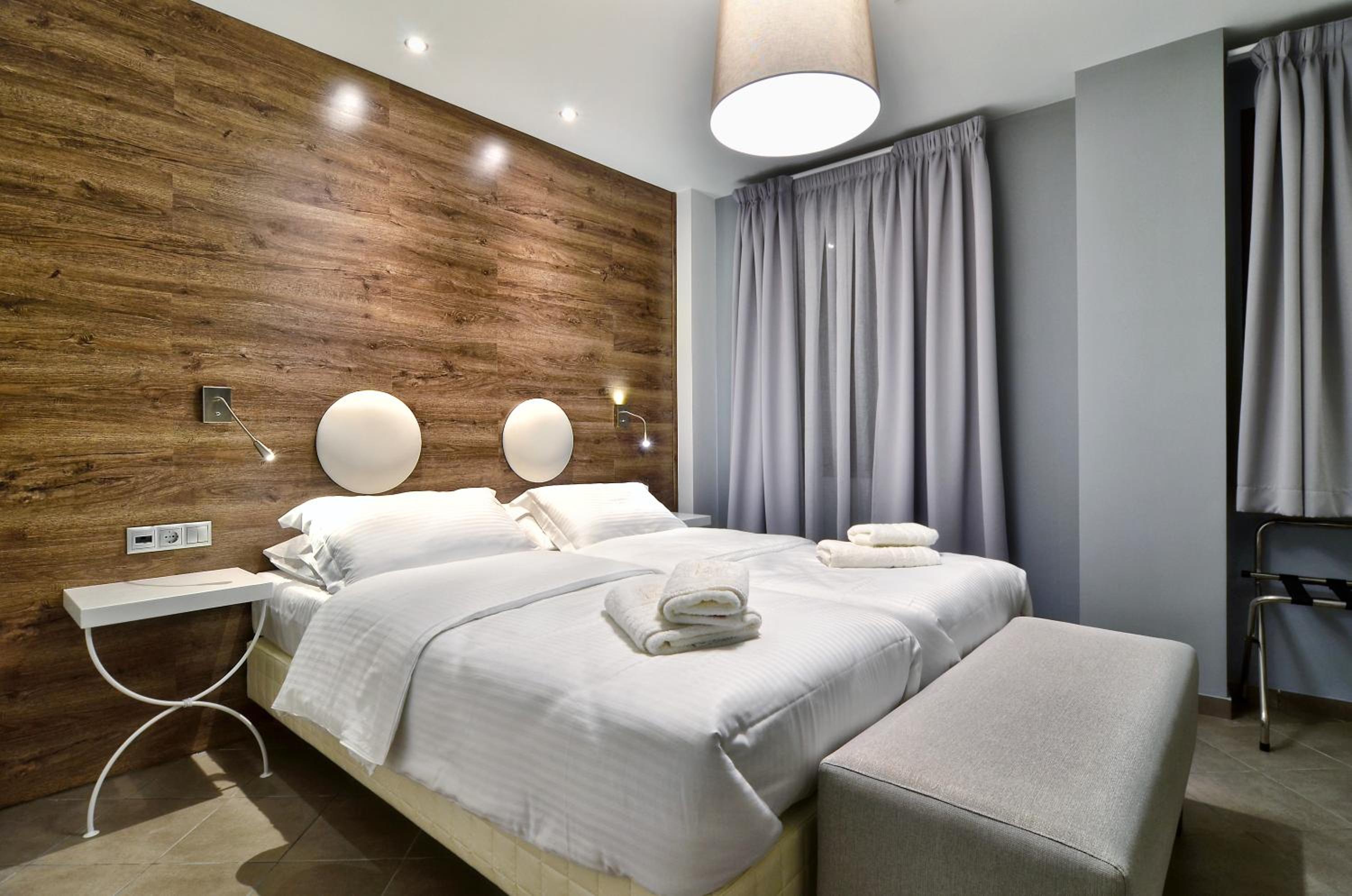 Double or Twin Room - Photo 11