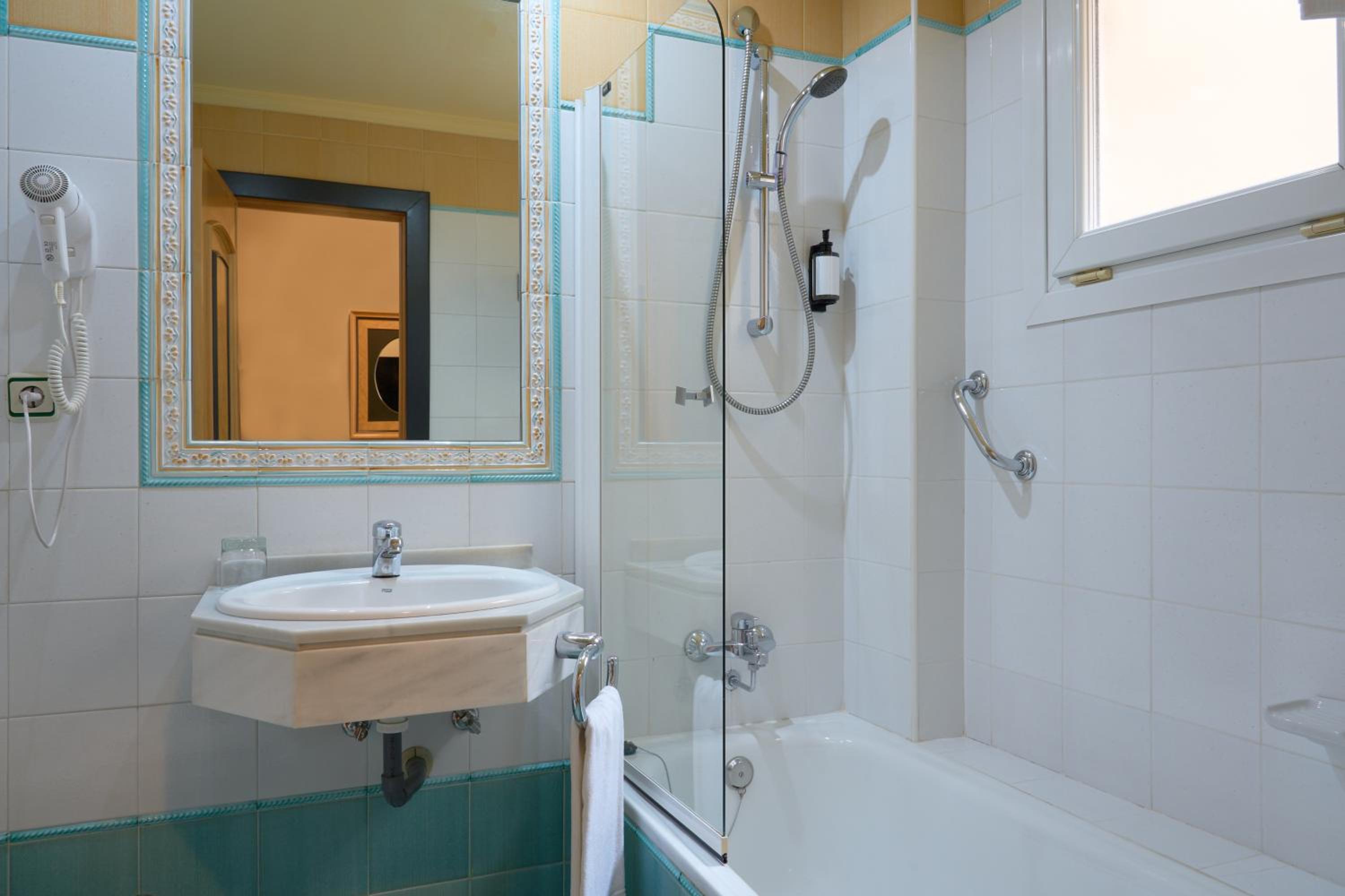 Single Room - Photo 5