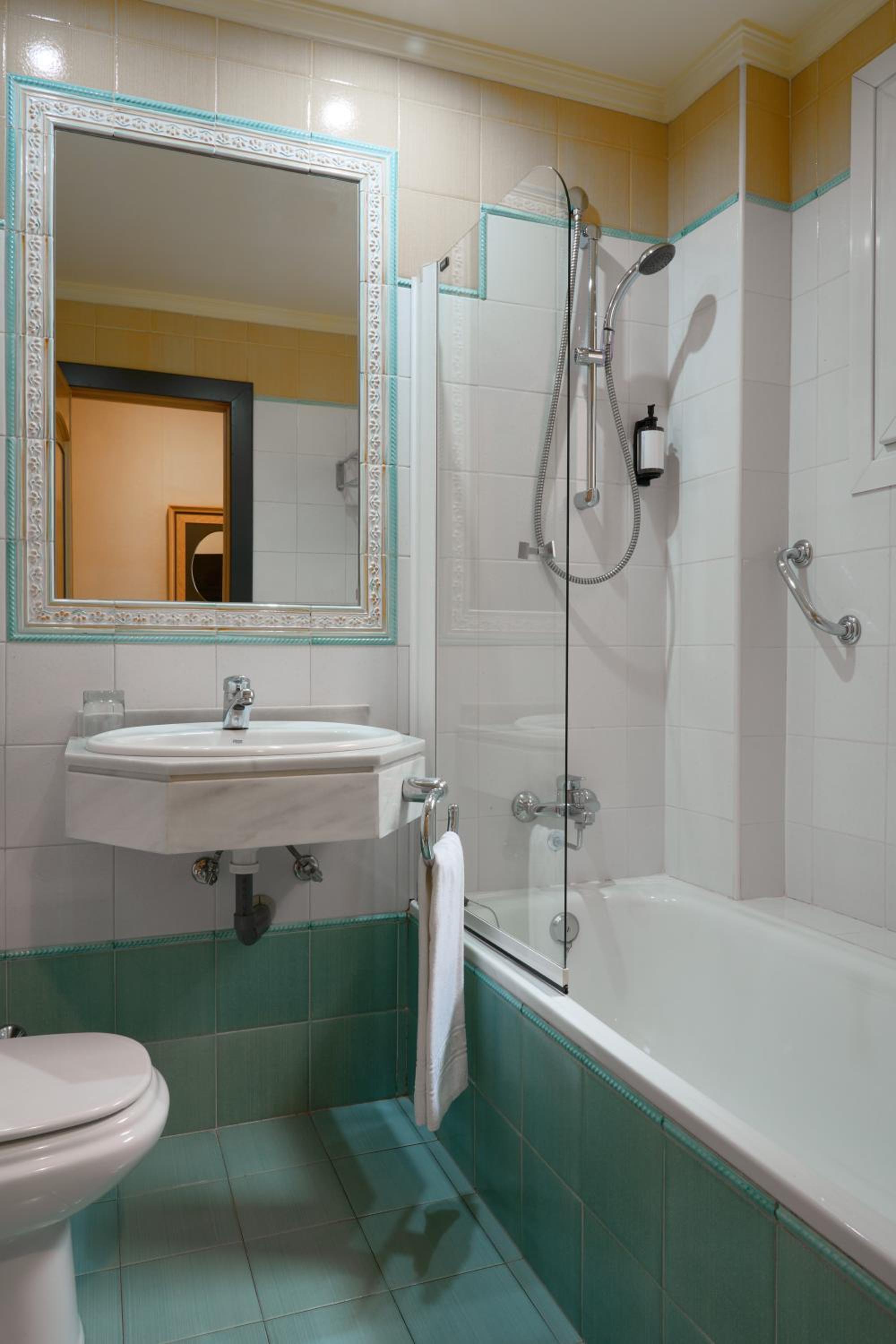 Single Room - Photo 6