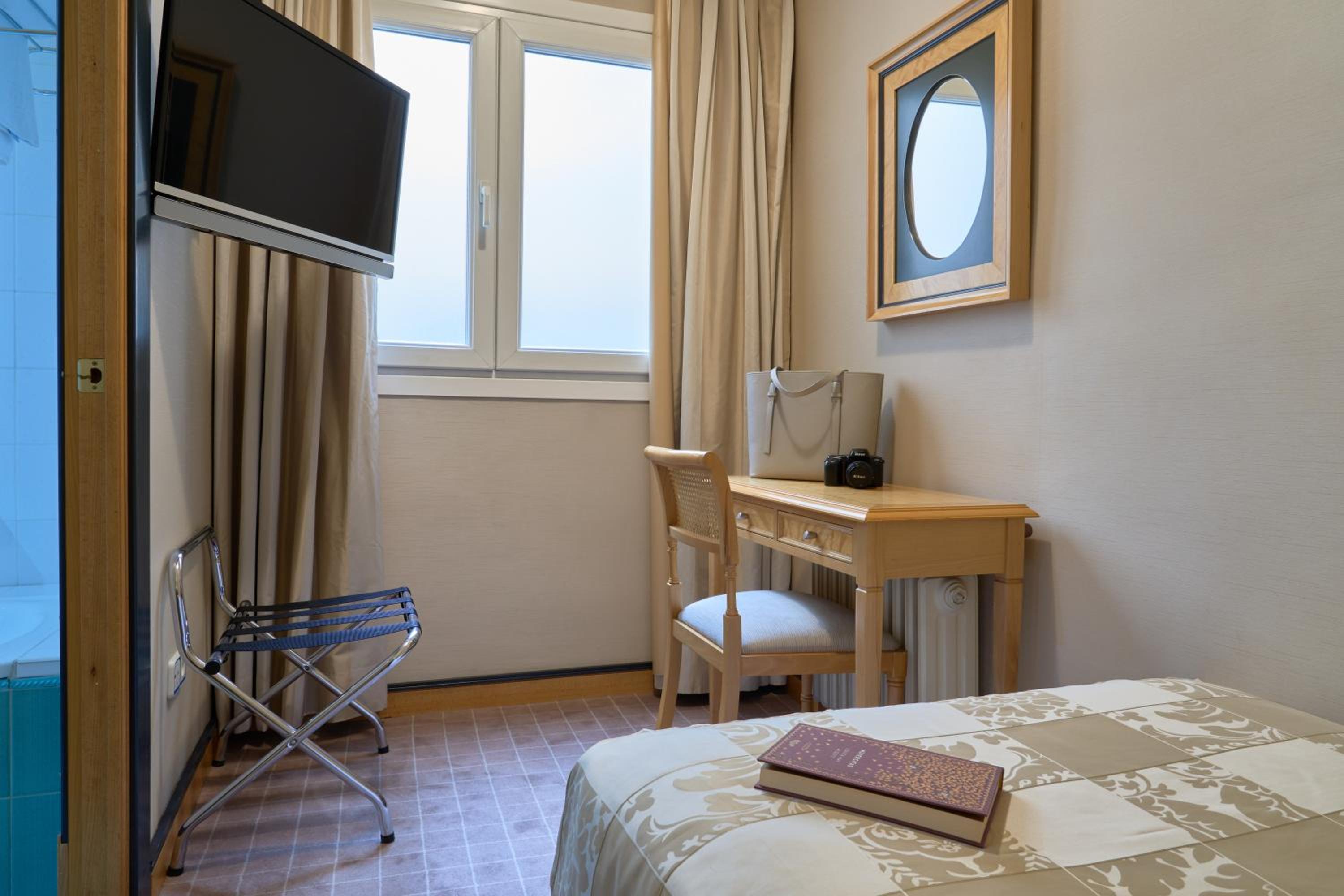 Single Room - Photo 3