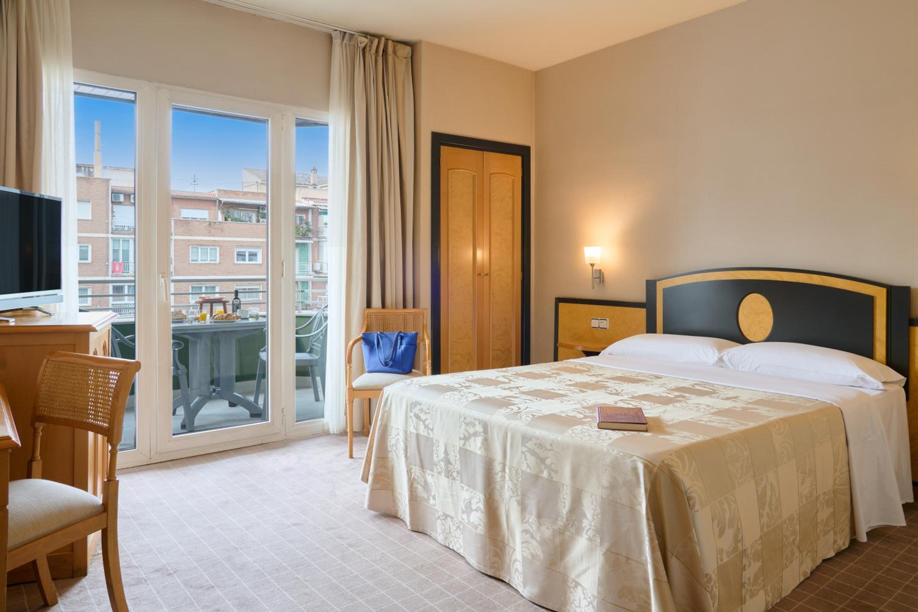 Double or Twin Room with Terrace - Photo 1