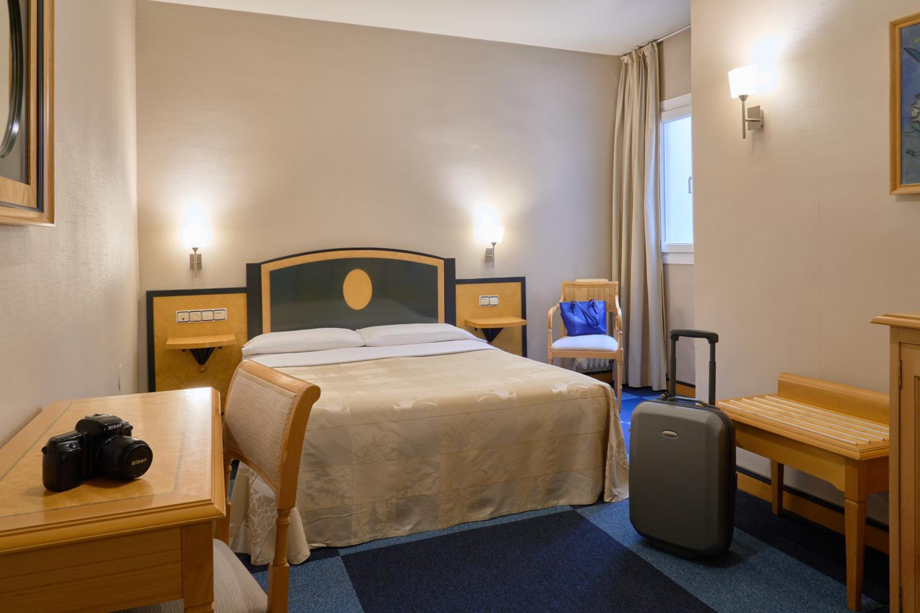 Queen Room - Photo 1