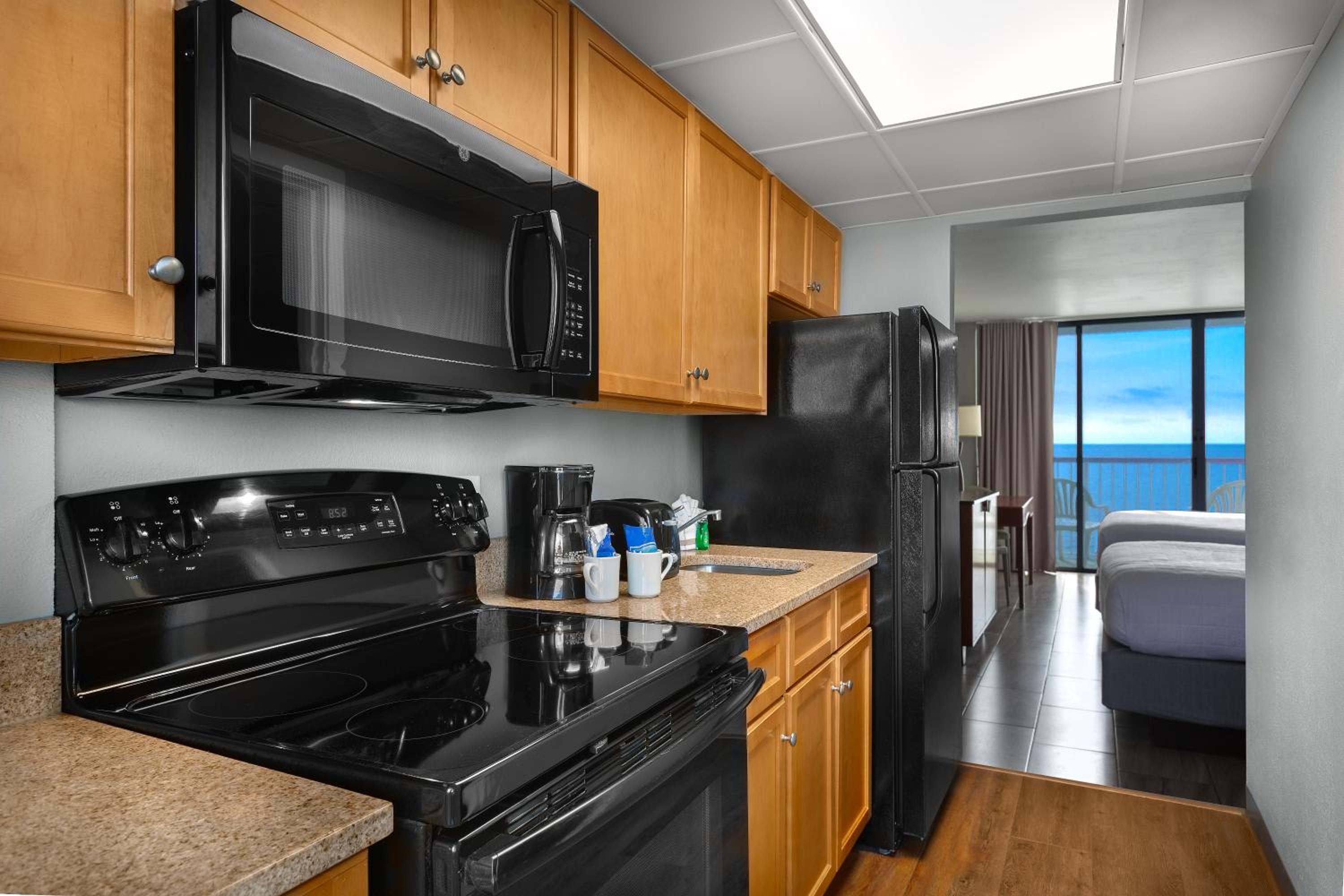 Oceanfront Queen Efficiency photo 3