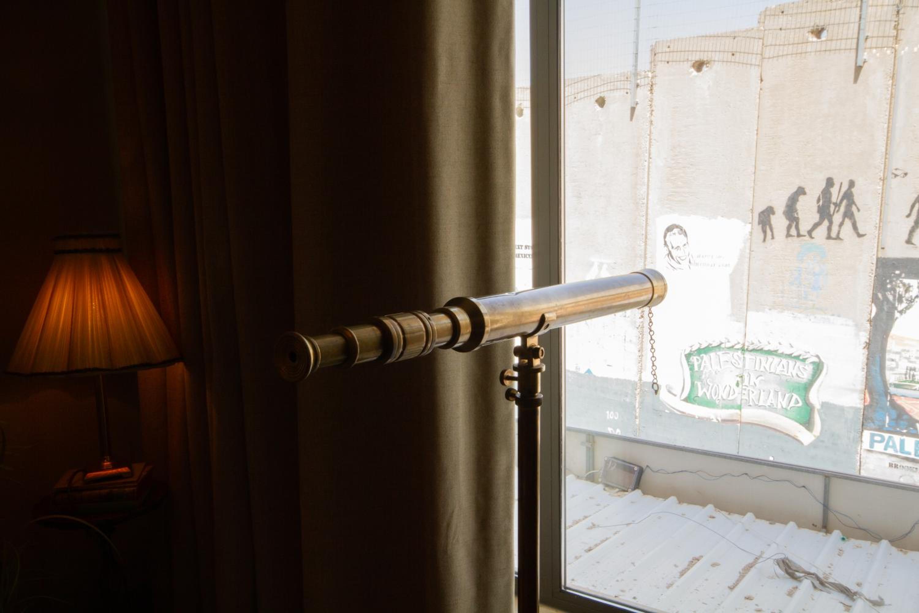 Banksy Scenic Suite photo 2