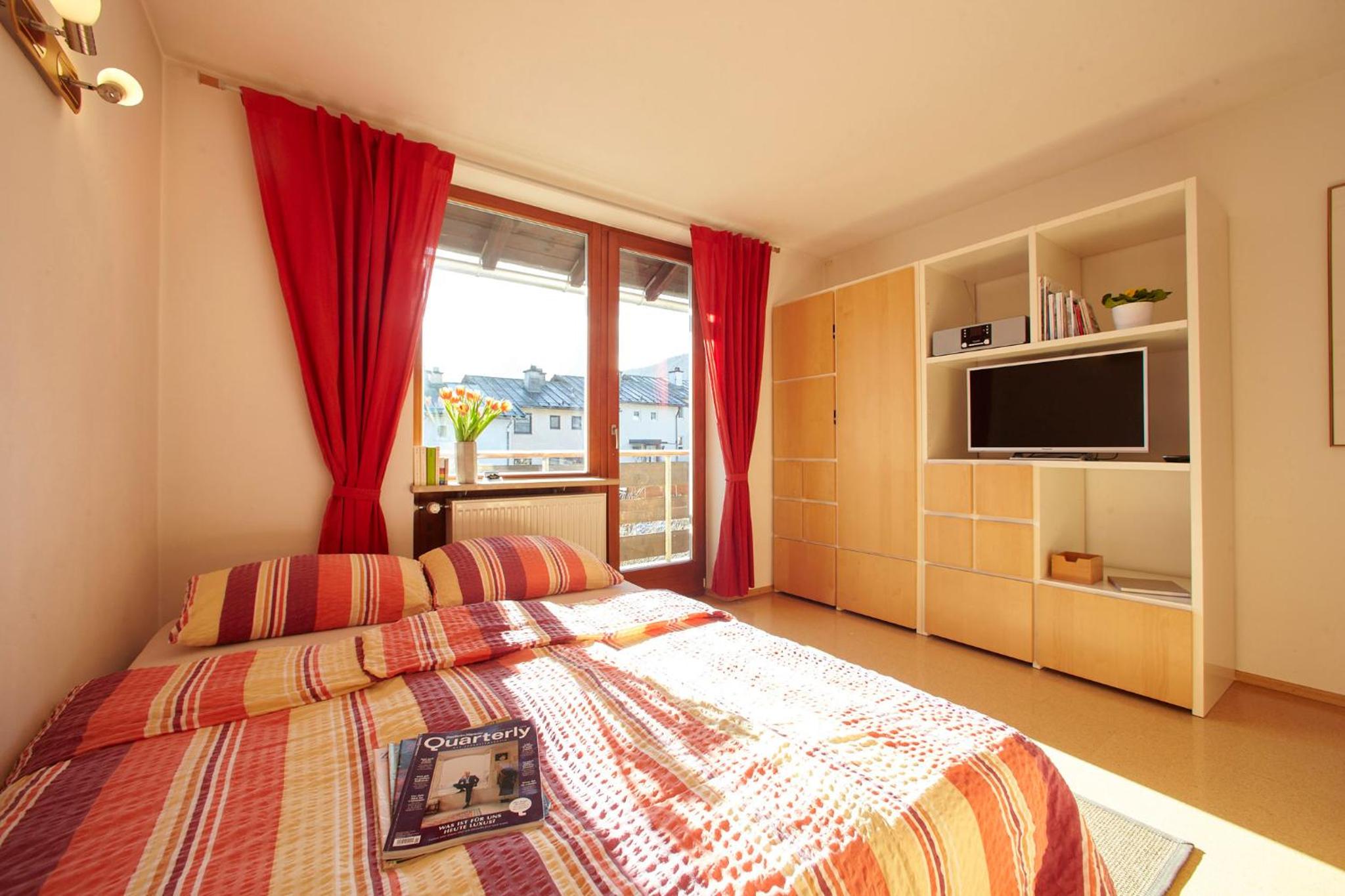 Apartment with Balcony photo 3