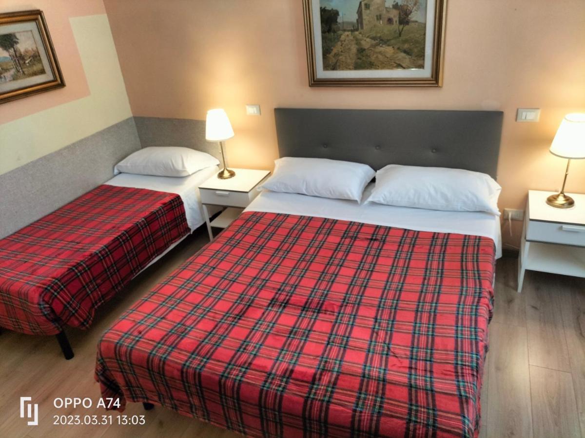 Triple Room with Private Bathroom photo 2