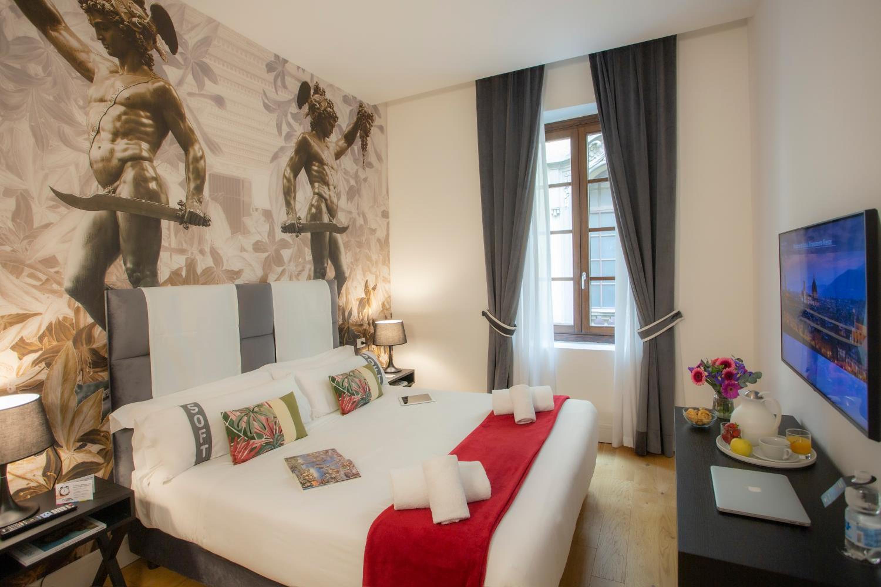 Double or Twin Room thumbnail 5