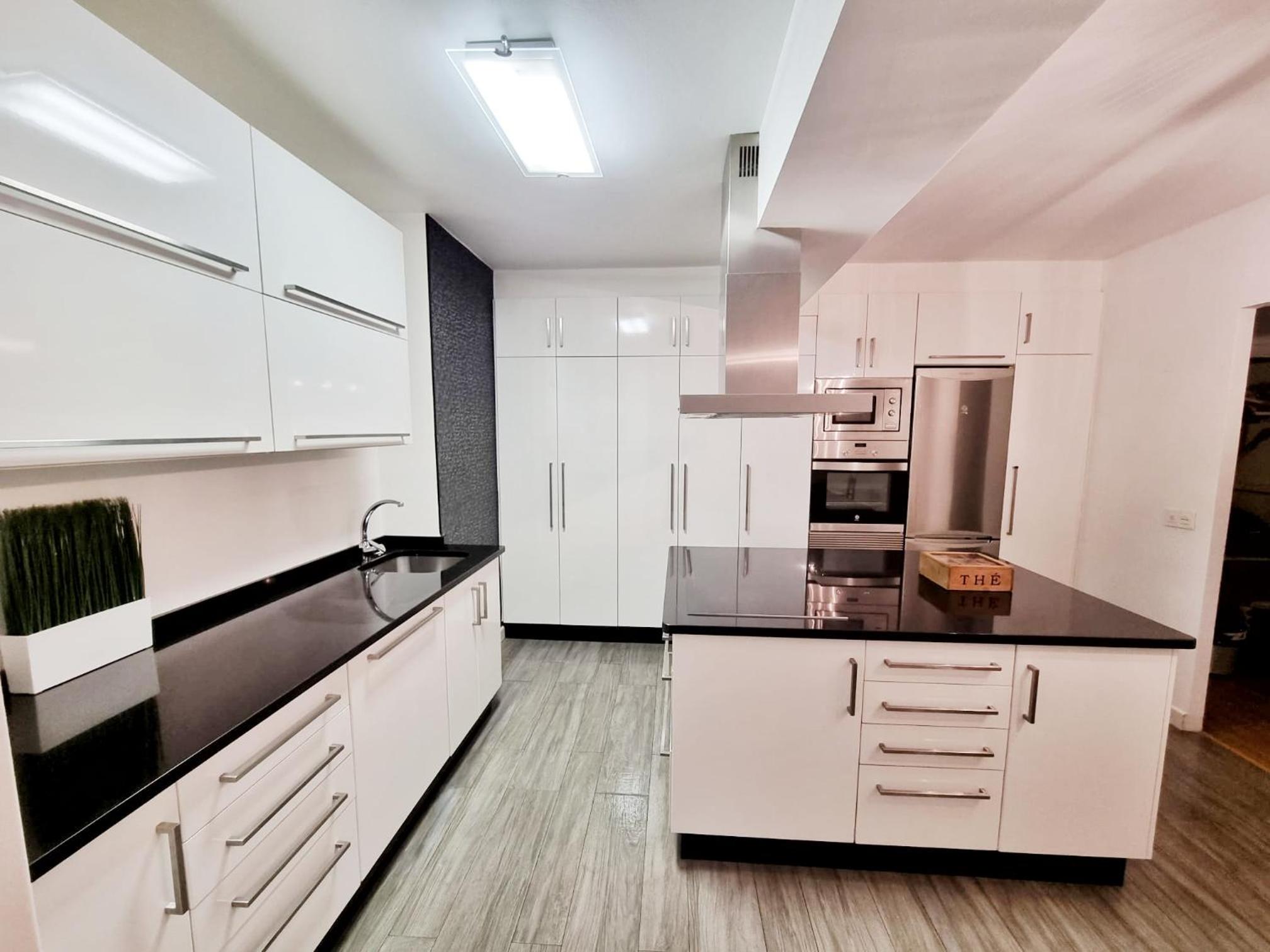 Three-Bedroom Apartment photo 2