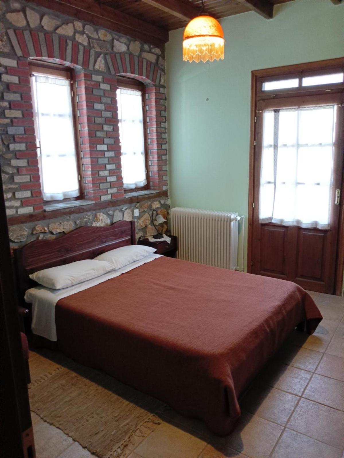 Budget Double Room photo 3