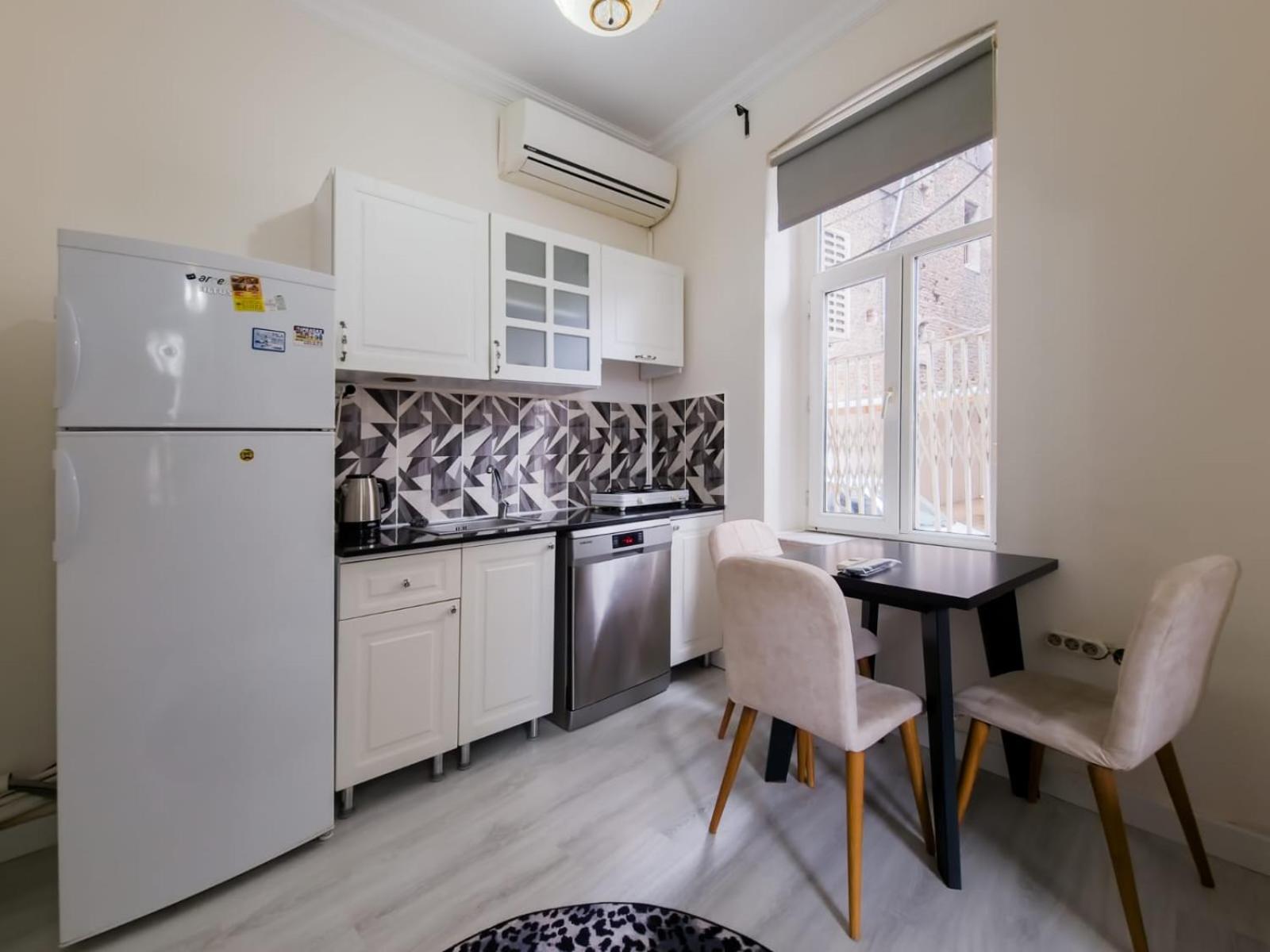 One-Bedroom Apartment photo 2