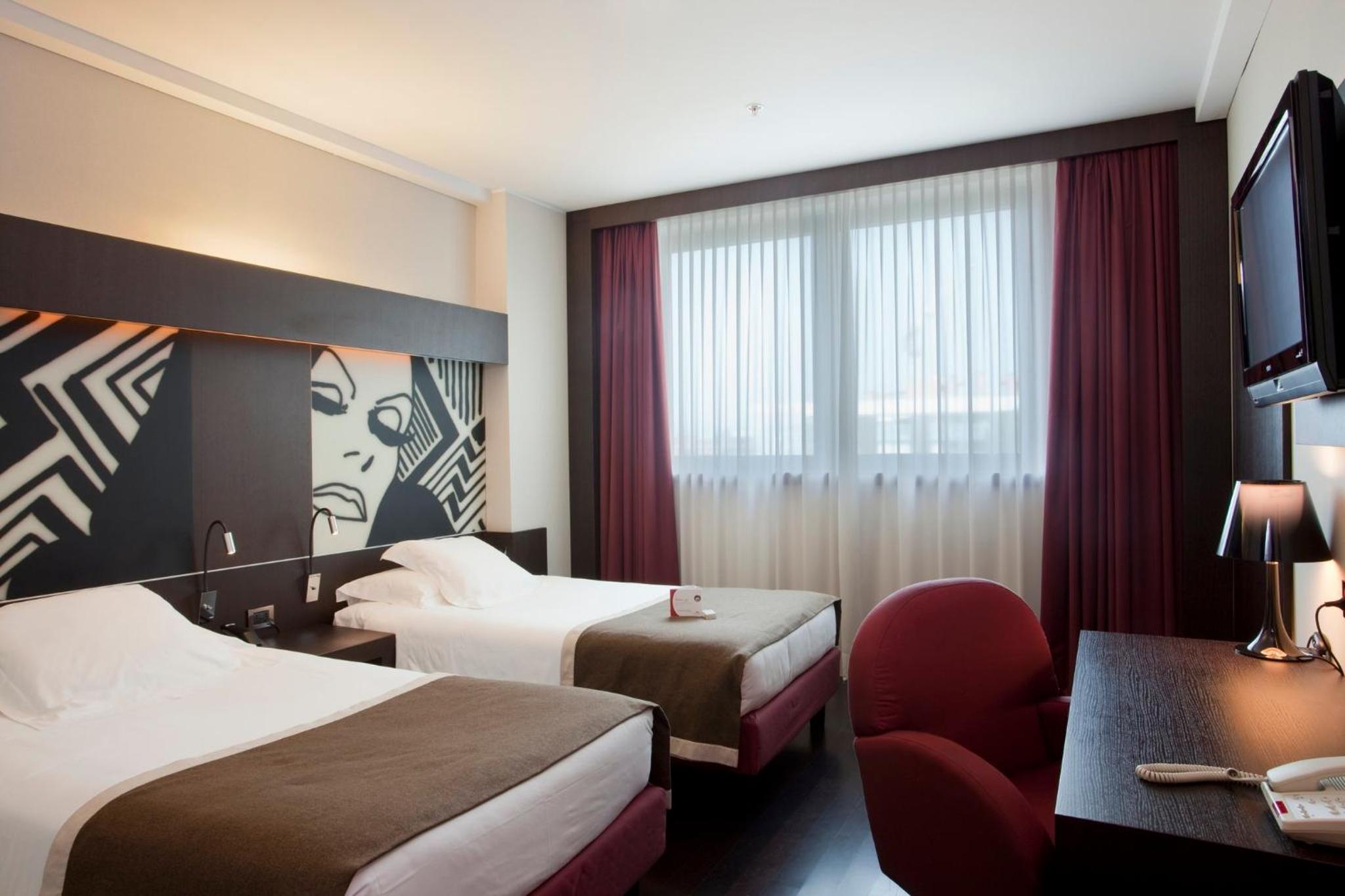 Standard Room with Two Single Beds