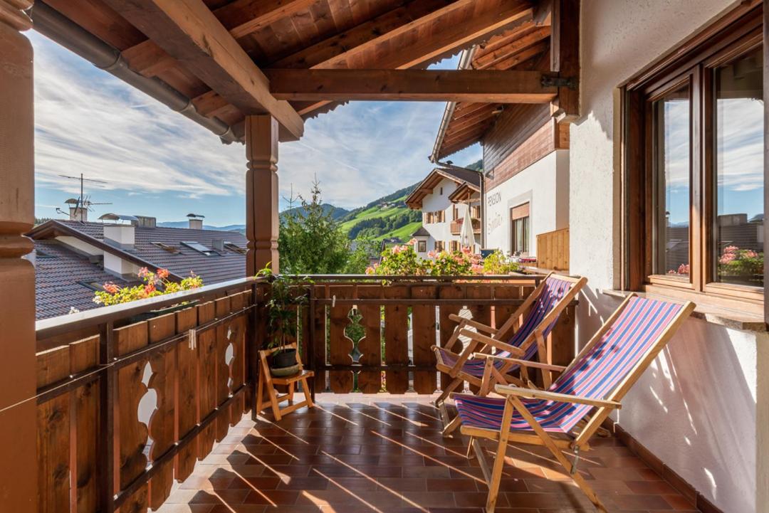 Double Room with Balcony and Mountain View photo 2