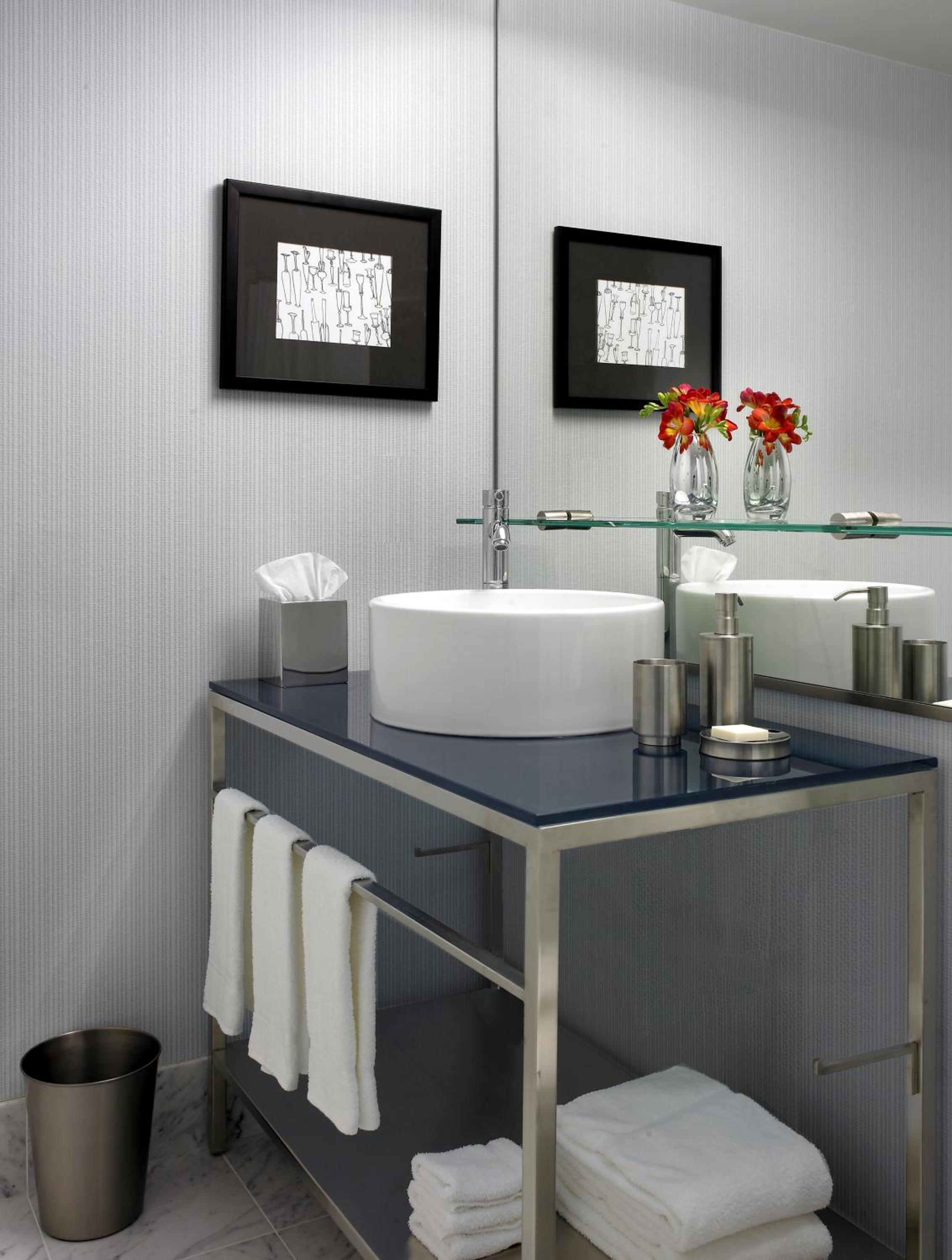 Deluxe King Room - Photo 3