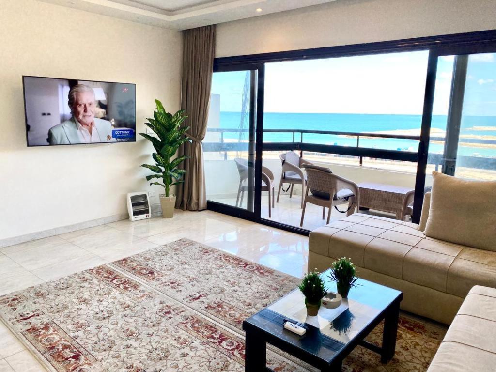 Apartment with Sea View photo 1
