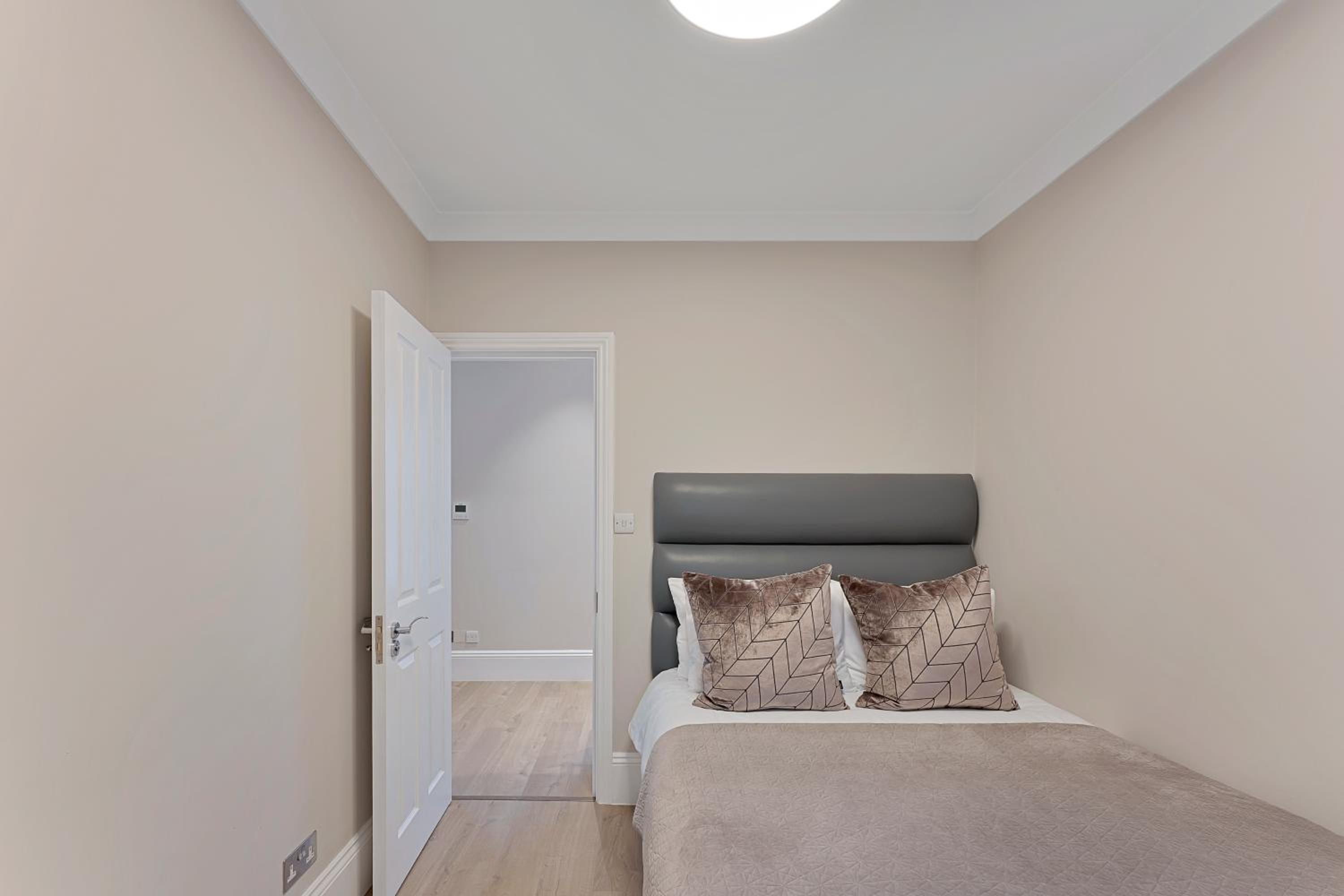 One-Bedroom Apartment with Double Sofa Bed photo 1