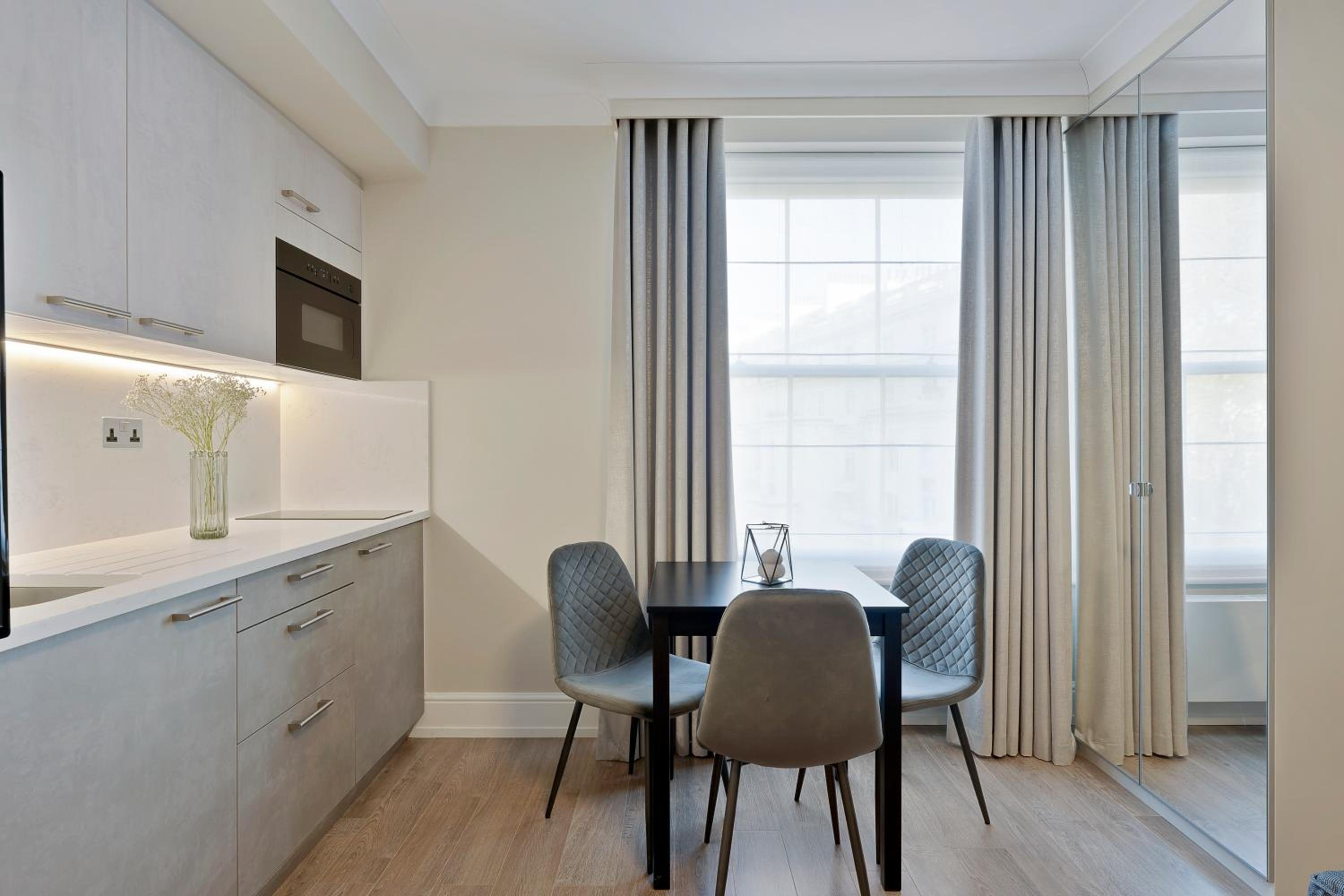 Family Studio Suite photo 2