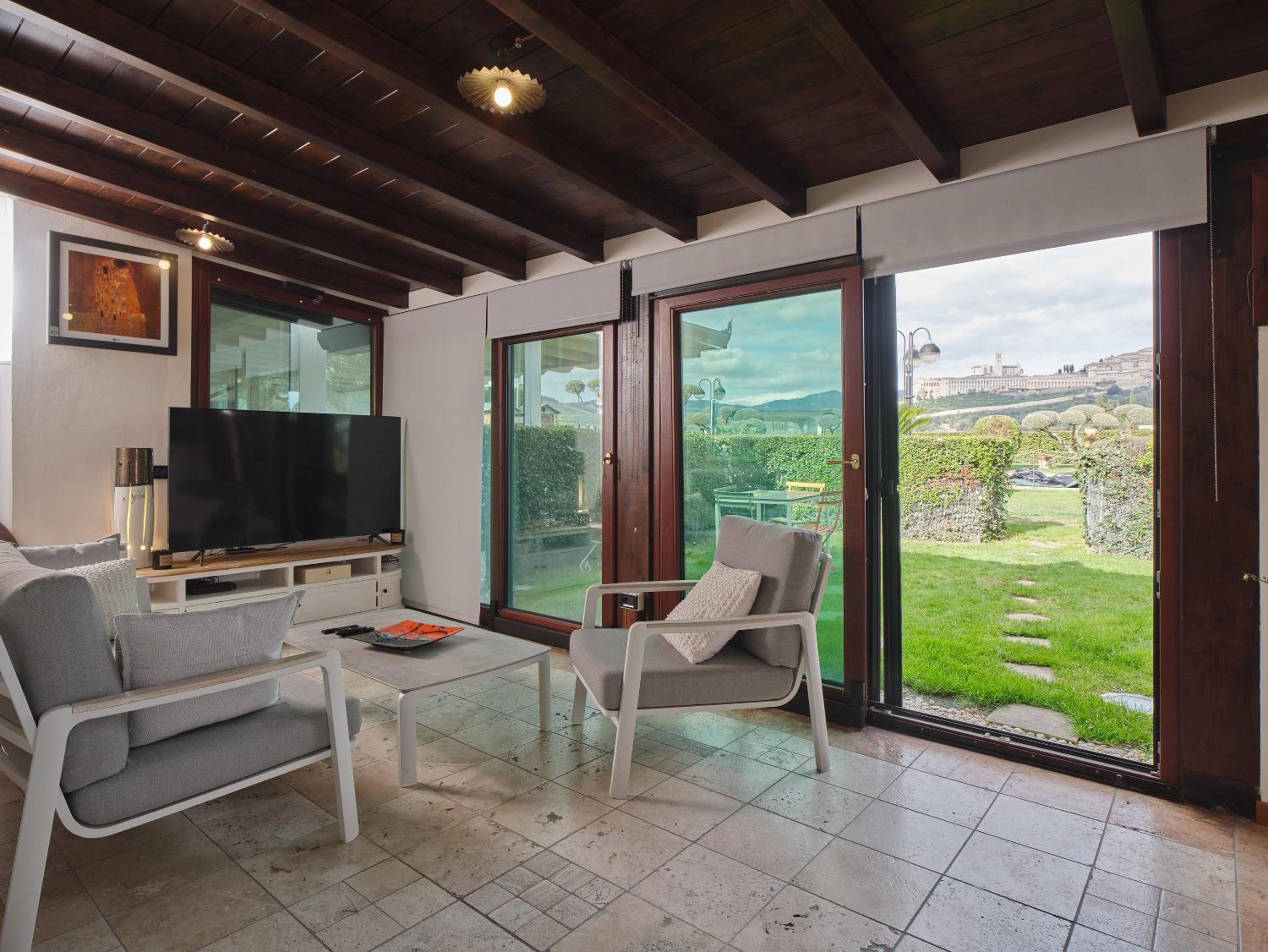 Two-Bedroom Apartment with City View photo 1