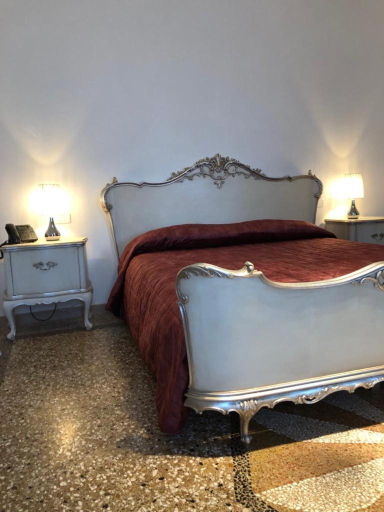 Deluxe Suite with Spa Bath