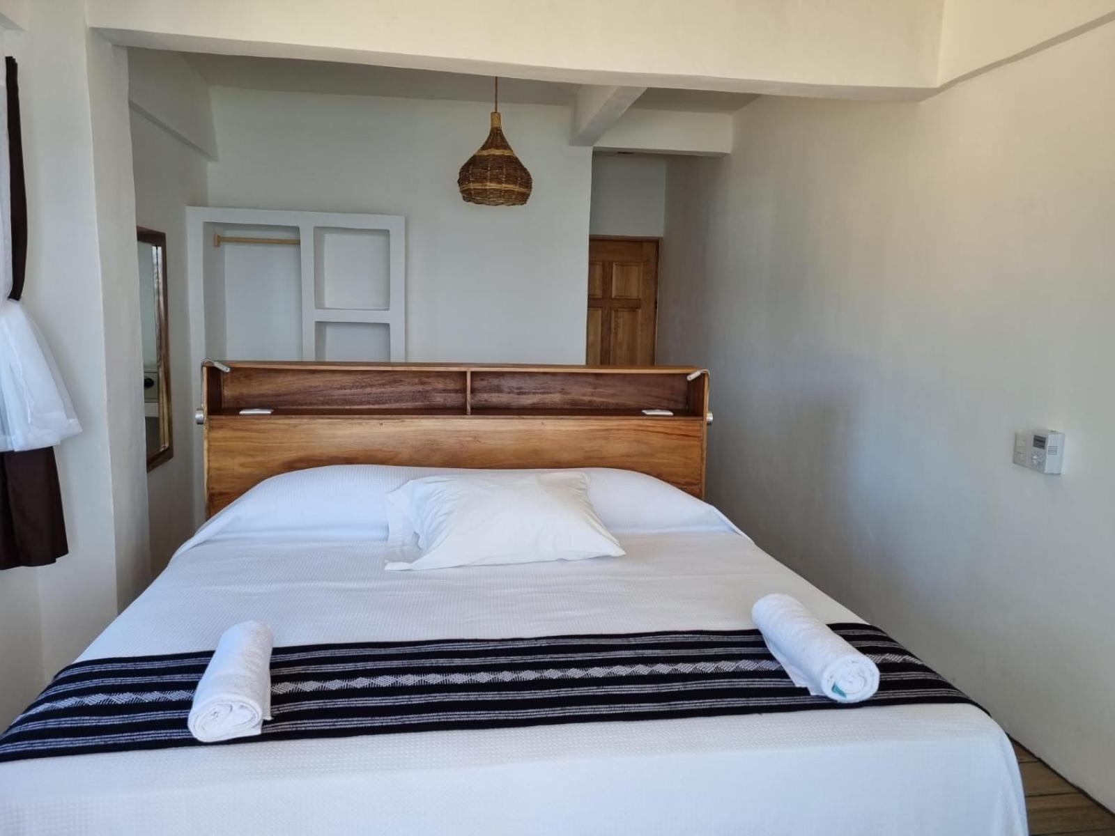 Deluxe Double Room with Balcony and Sea View