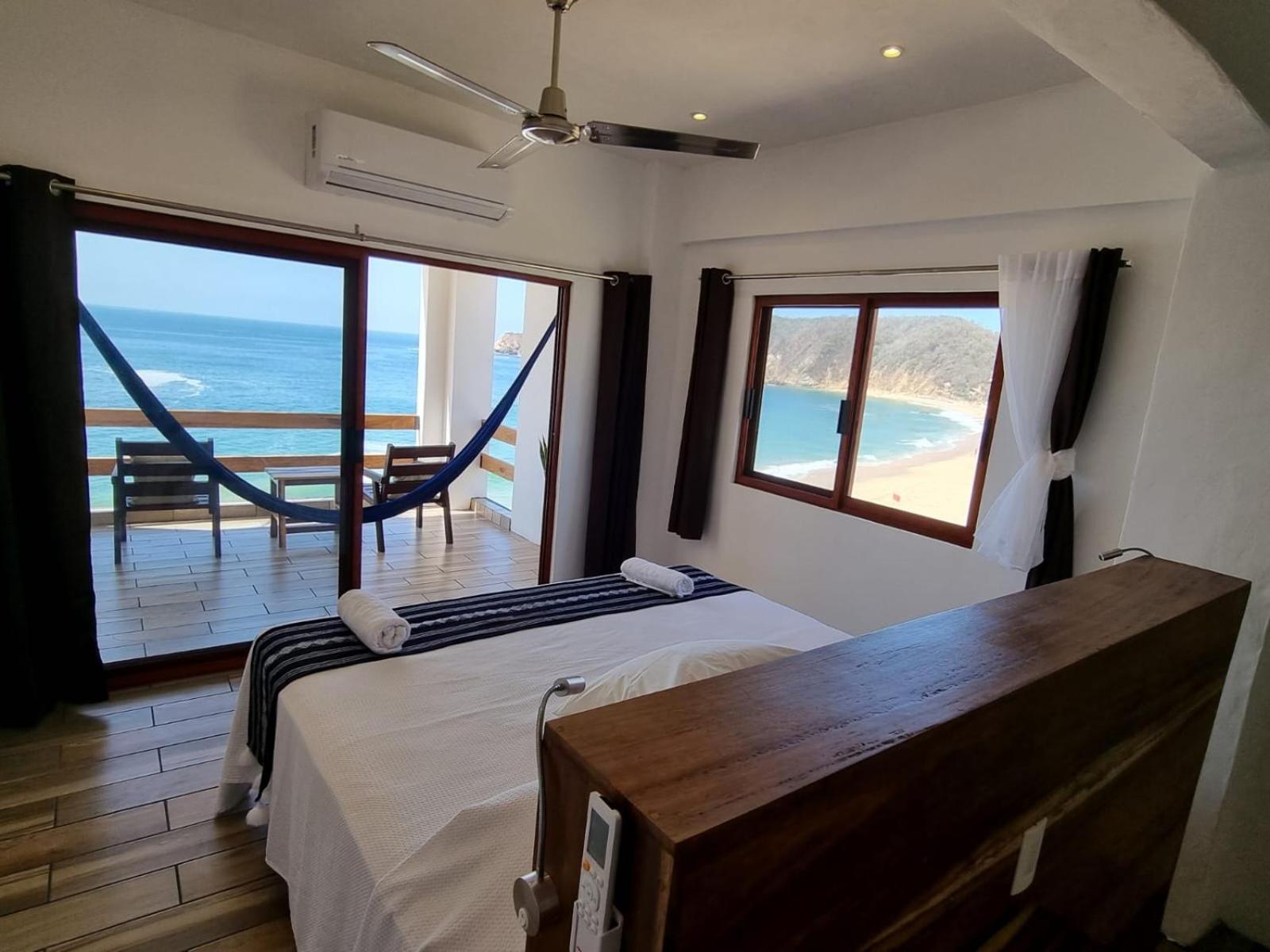 Deluxe Double Room with Balcony and Sea View photo 3