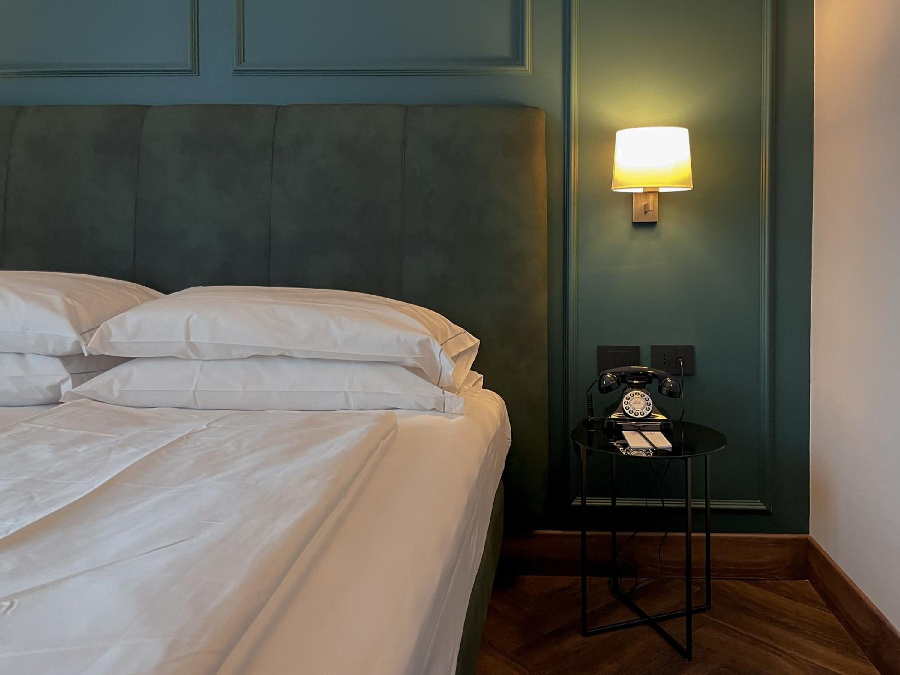 Deluxe Double or Twin Room - Photo 14