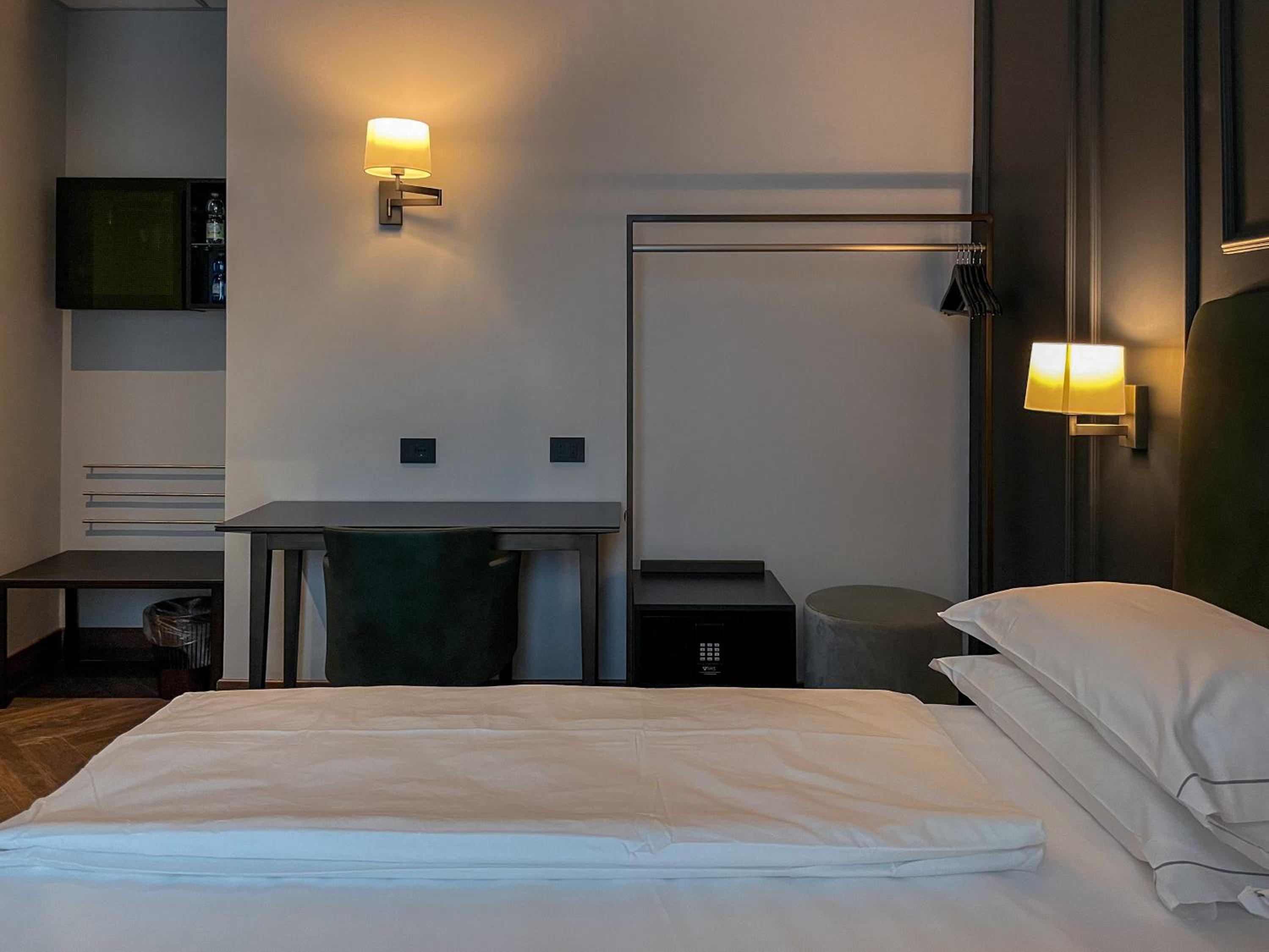 Deluxe Double or Twin Room - Photo 3