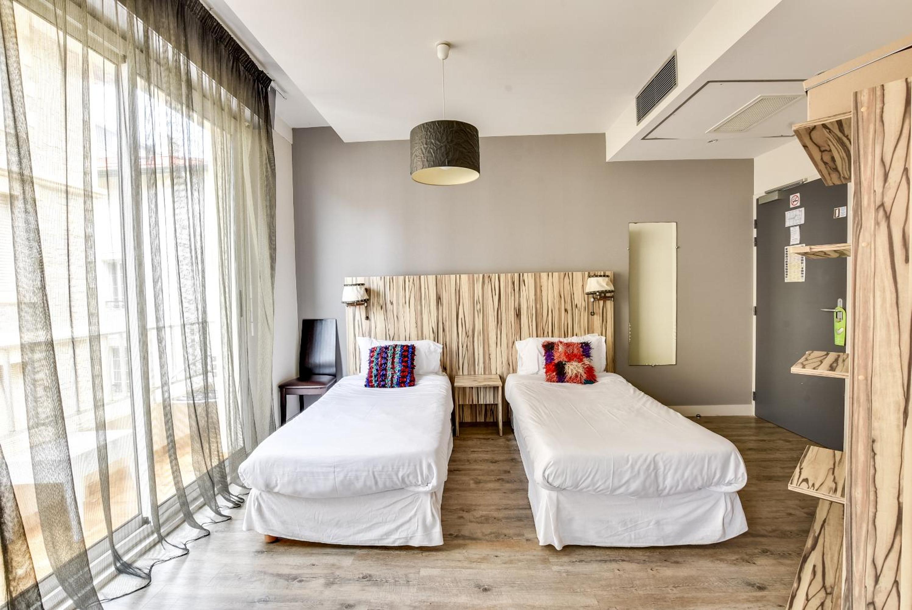 Twin Room - Photo 1