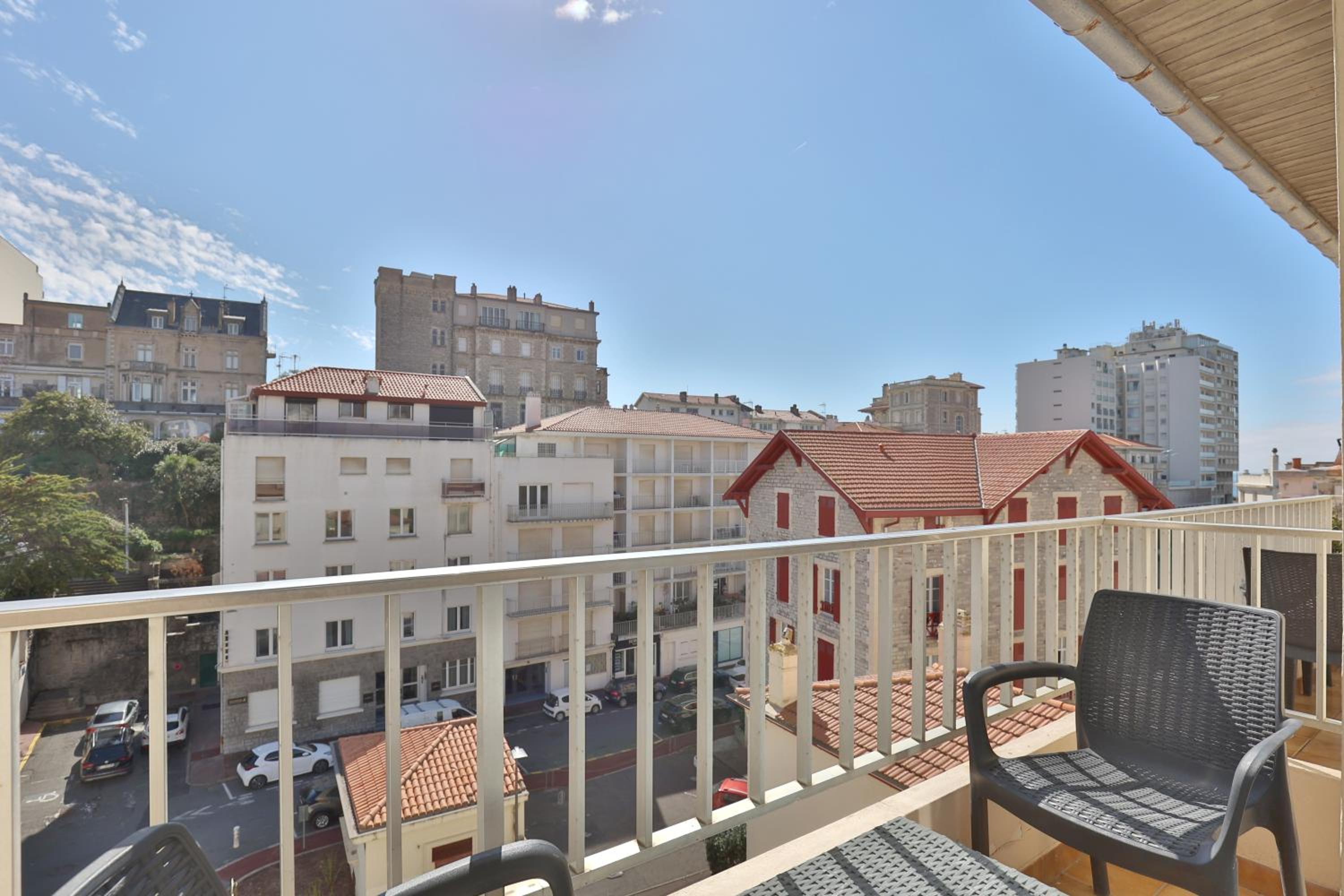 Double Room with Balcony - Photo 4