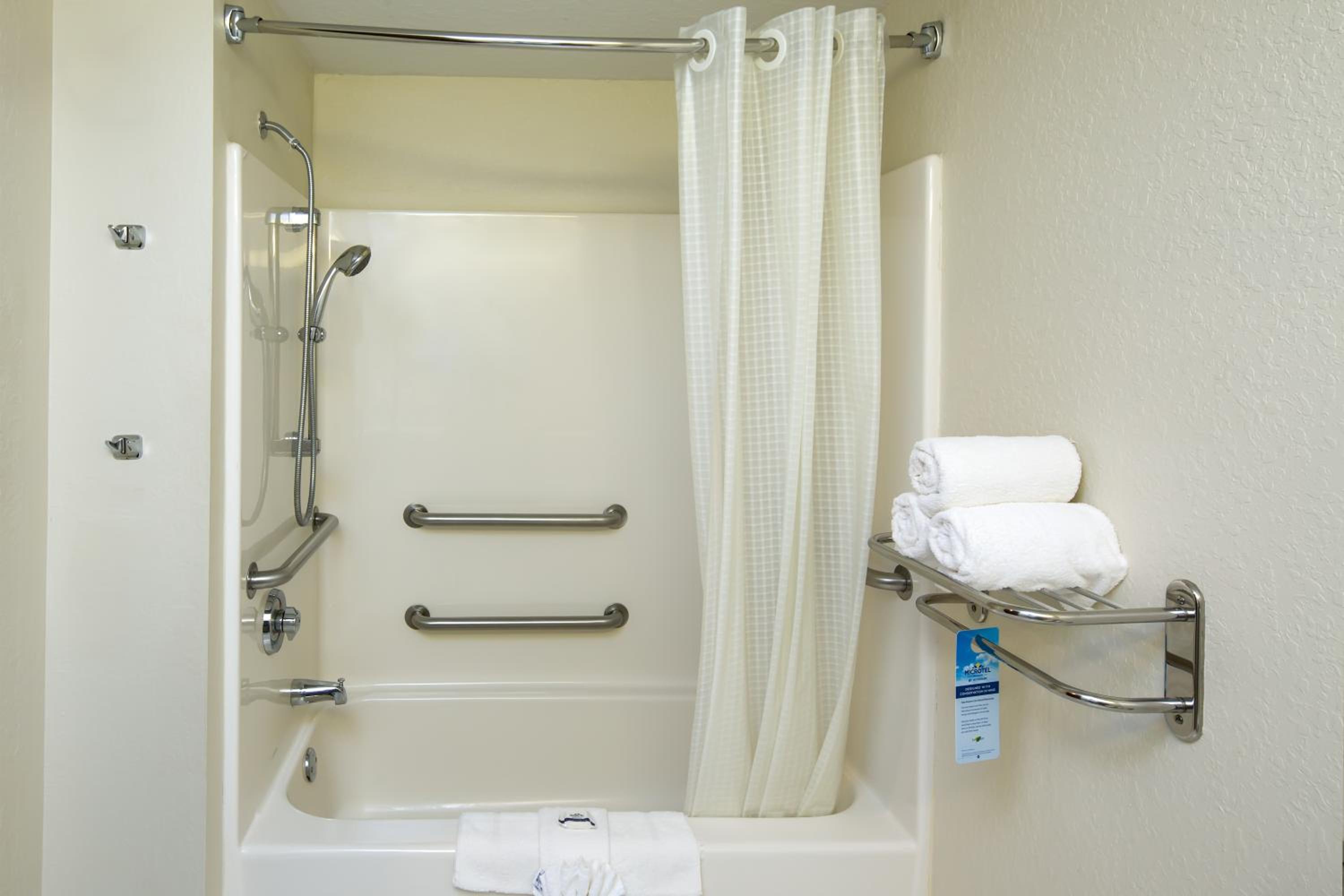 1 Queen Bed, Accessible Studio Suite, Non-Smoking - Photo 2