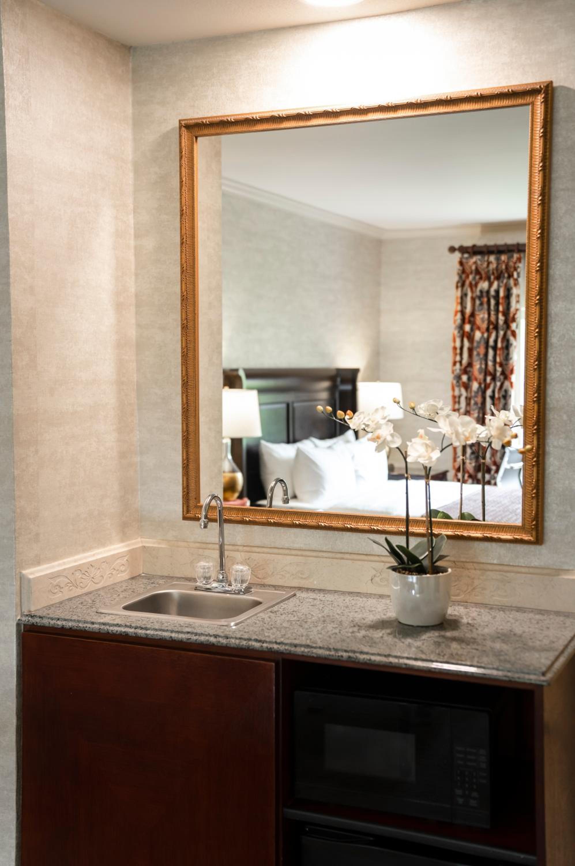 King Suite - Photo 5