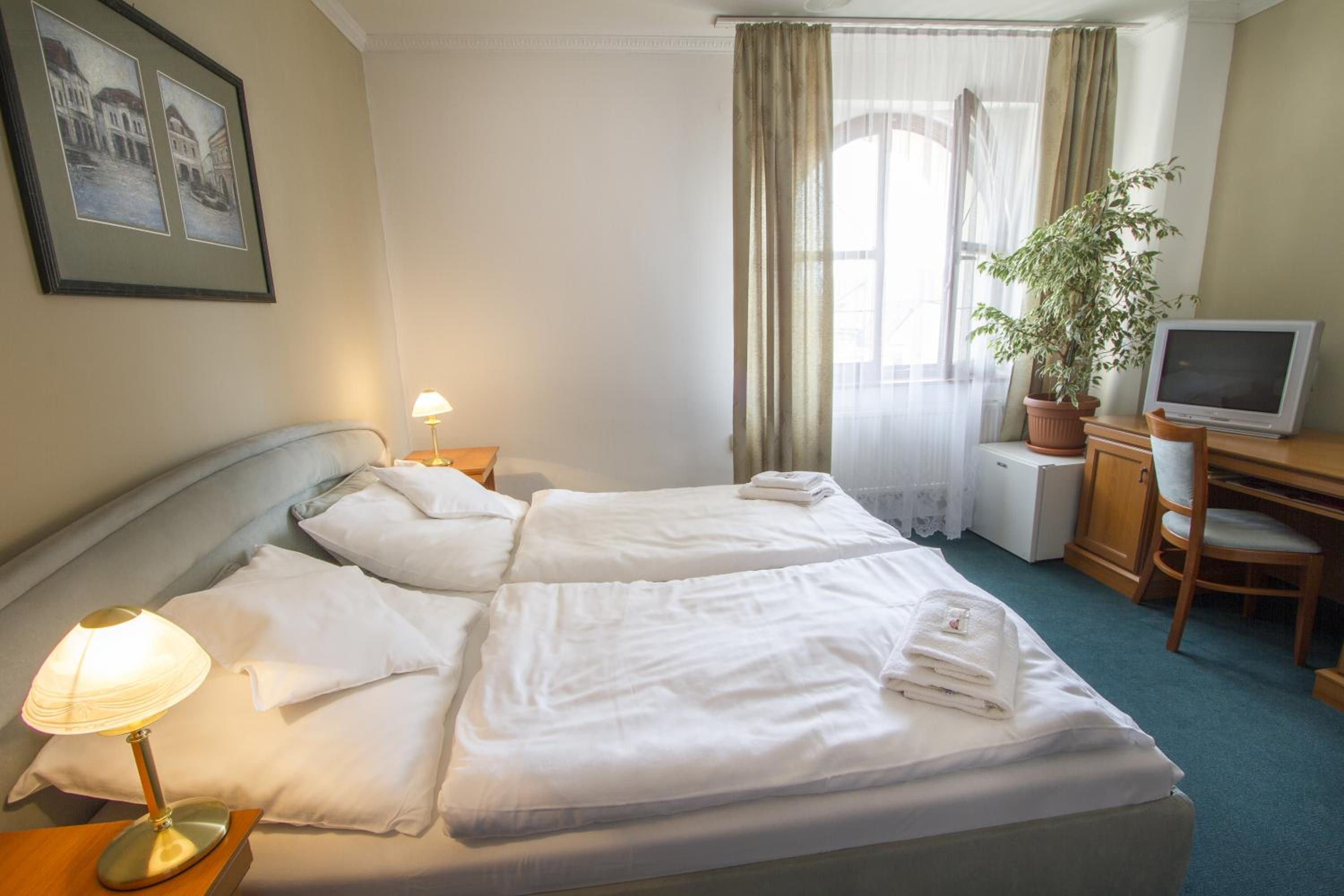 Standard Double or Twin Room photo 2
