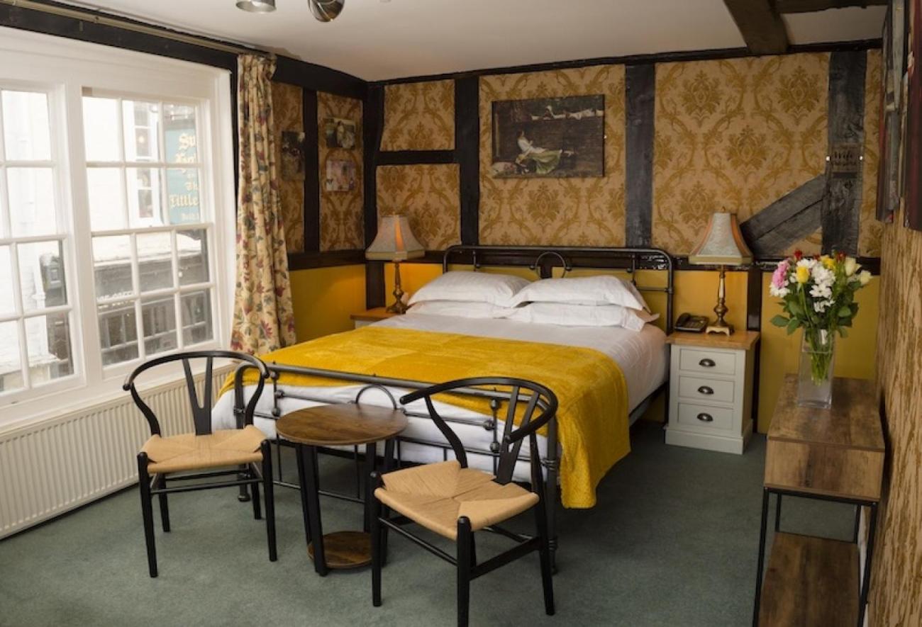 Deluxe King Room photo 1