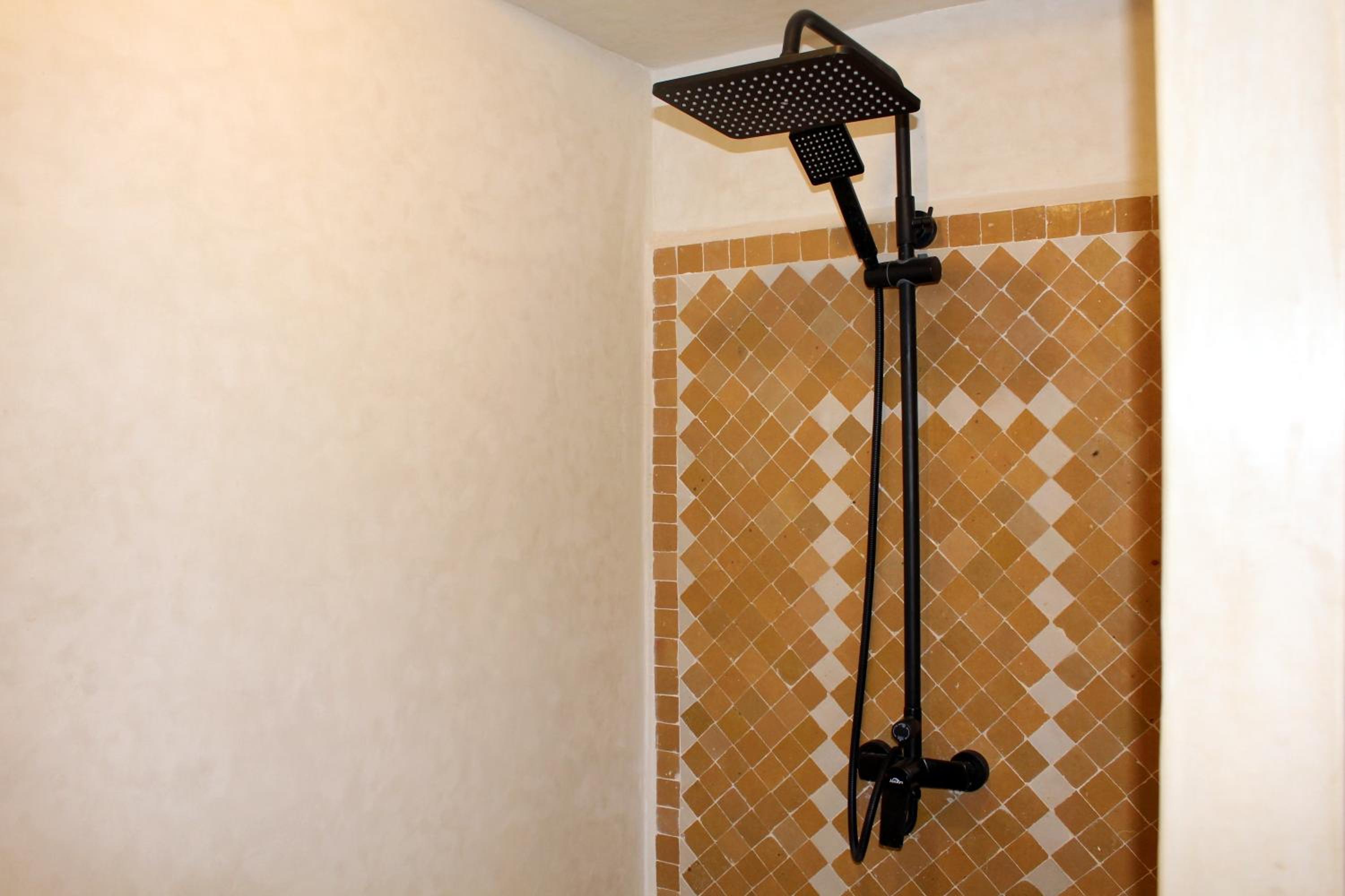 Double Room - Photo 5
