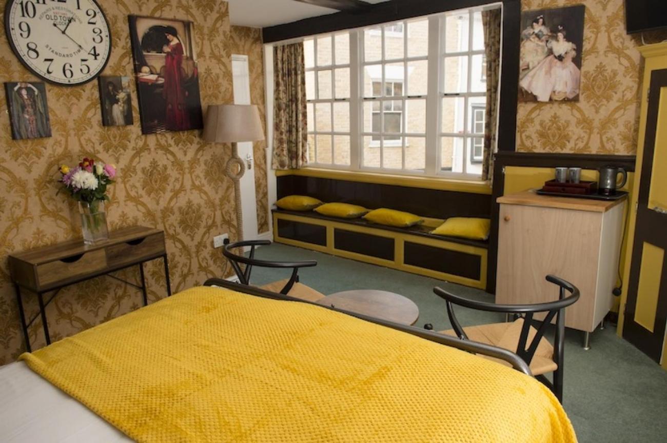 Deluxe King Room photo 3