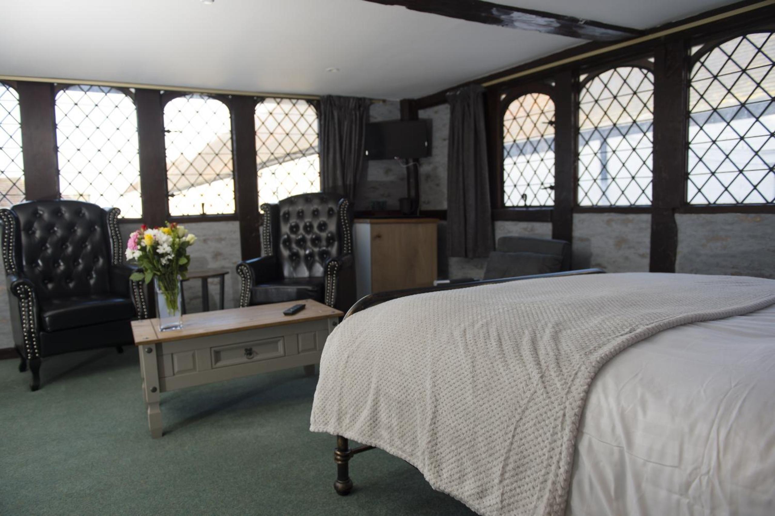 Deluxe Double Room with Bath - Photo 1