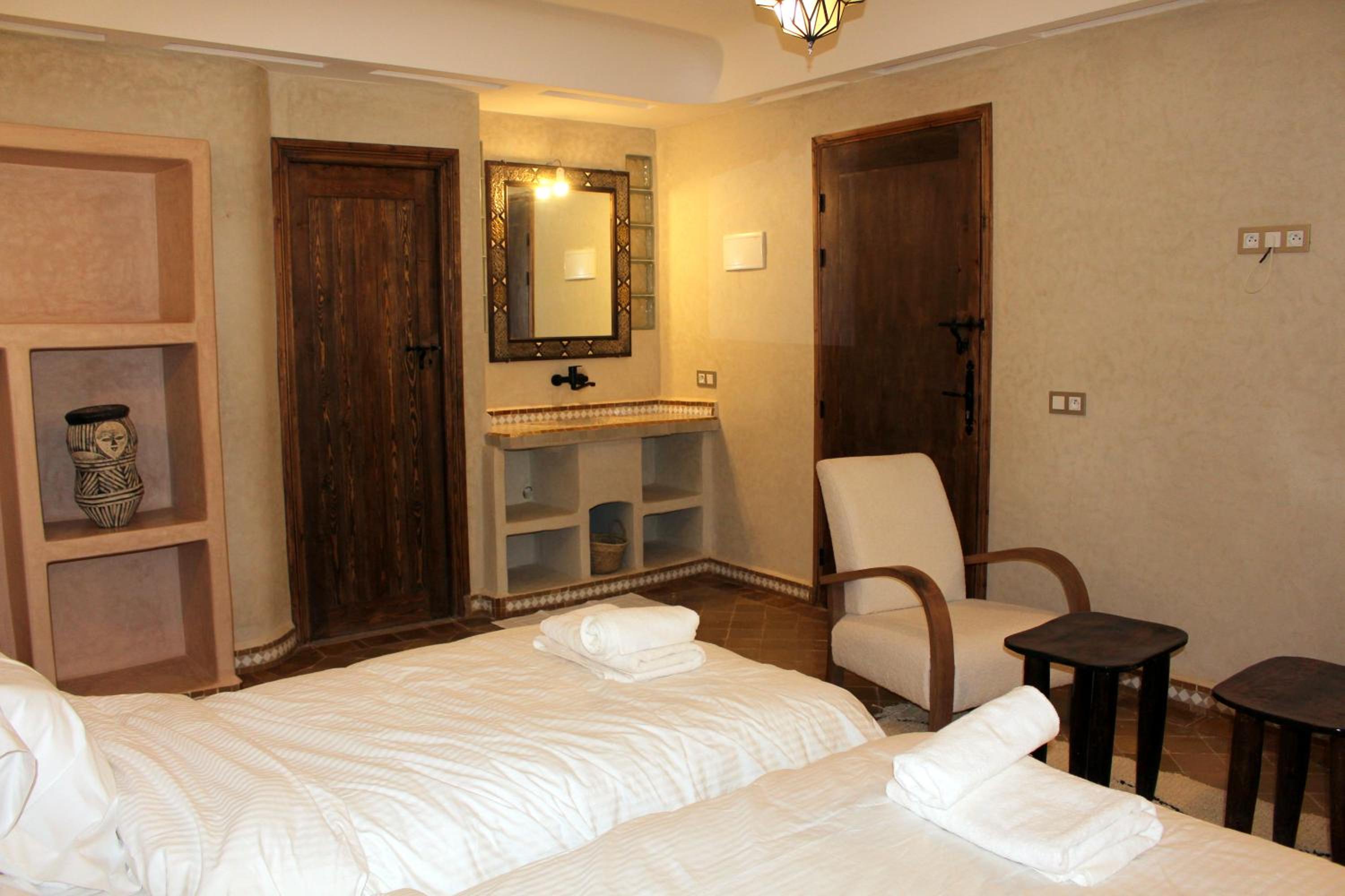 Double Room - Photo 7