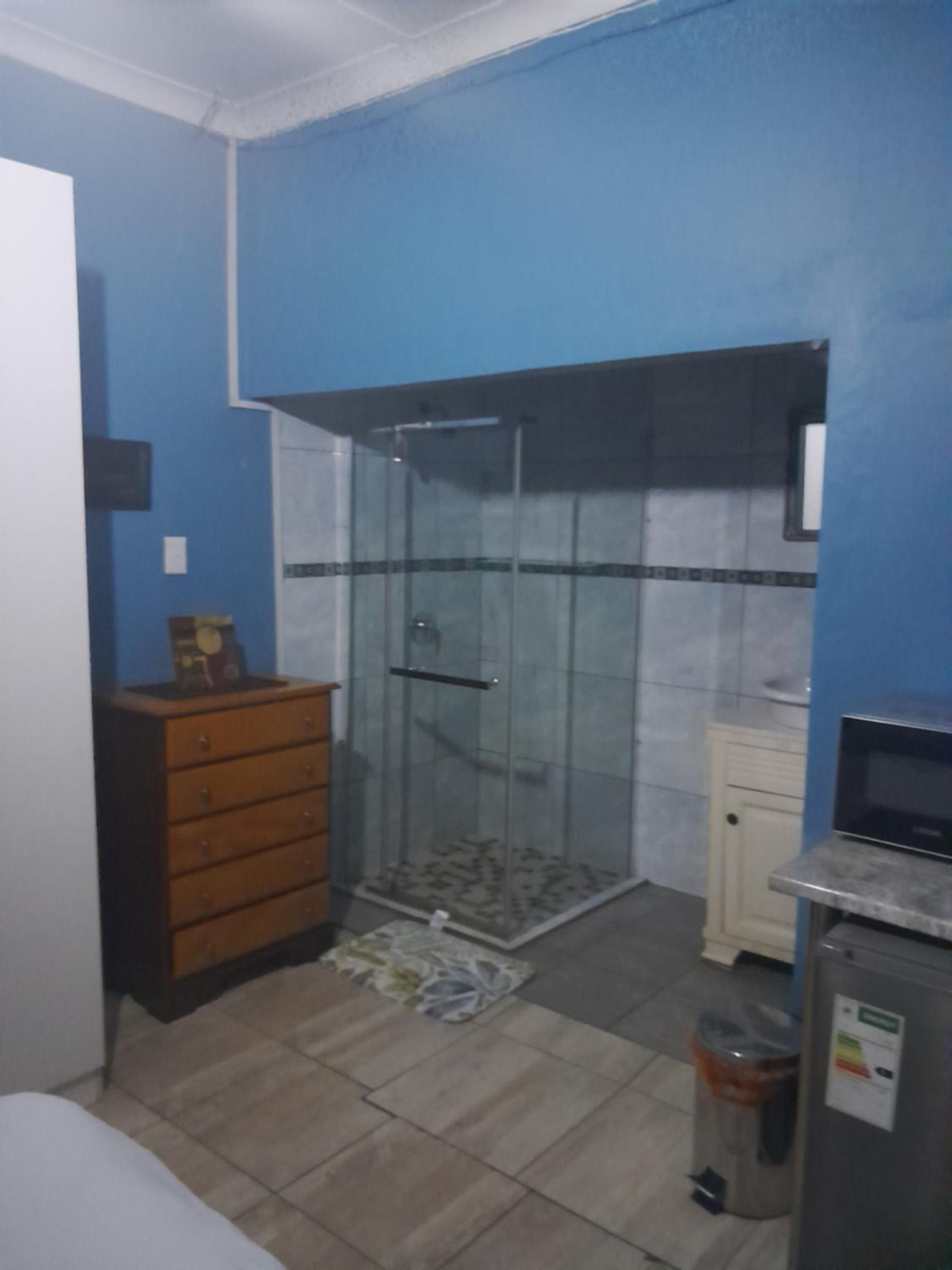 Budget Double Room - Photo 3