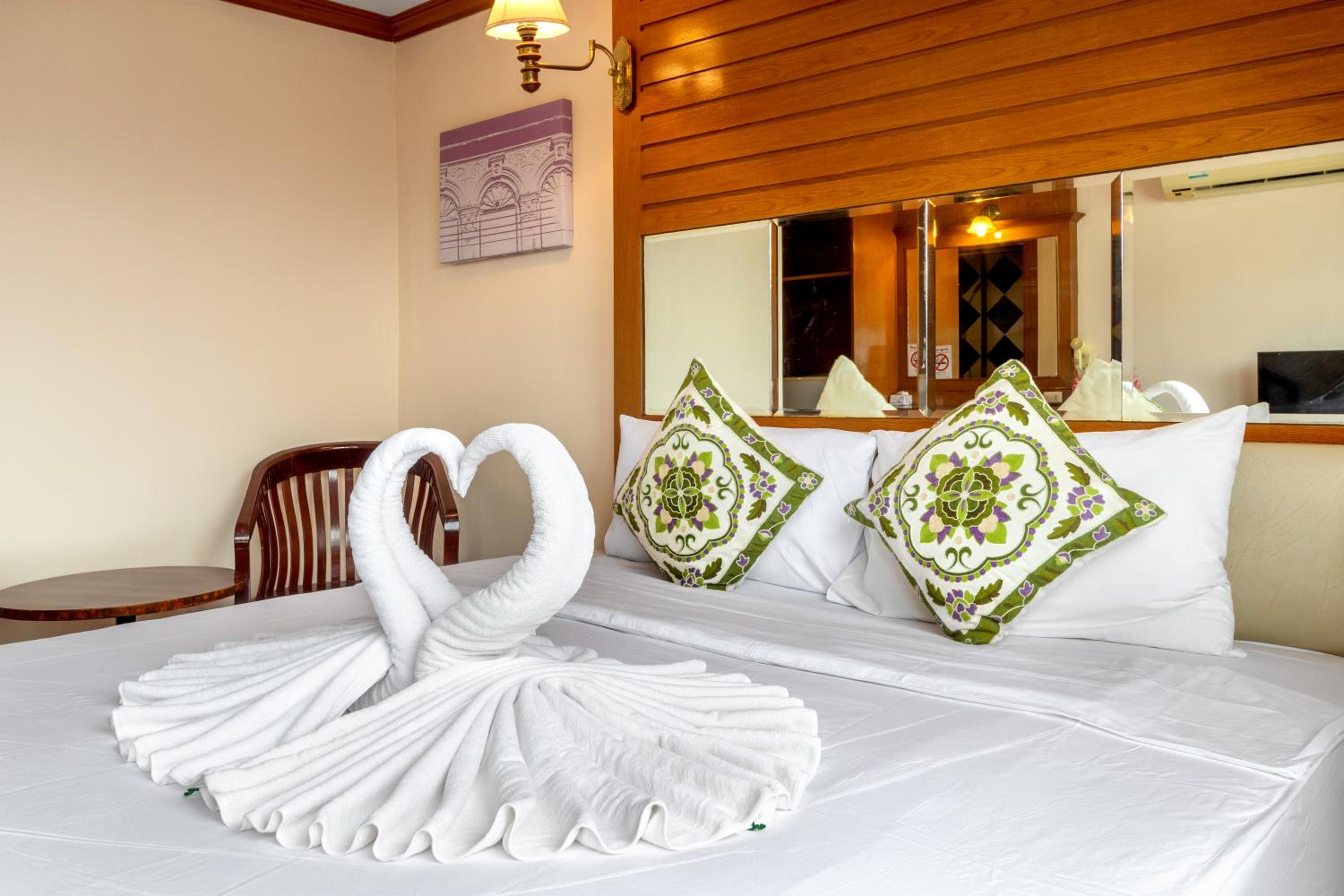 Standard Queen Room