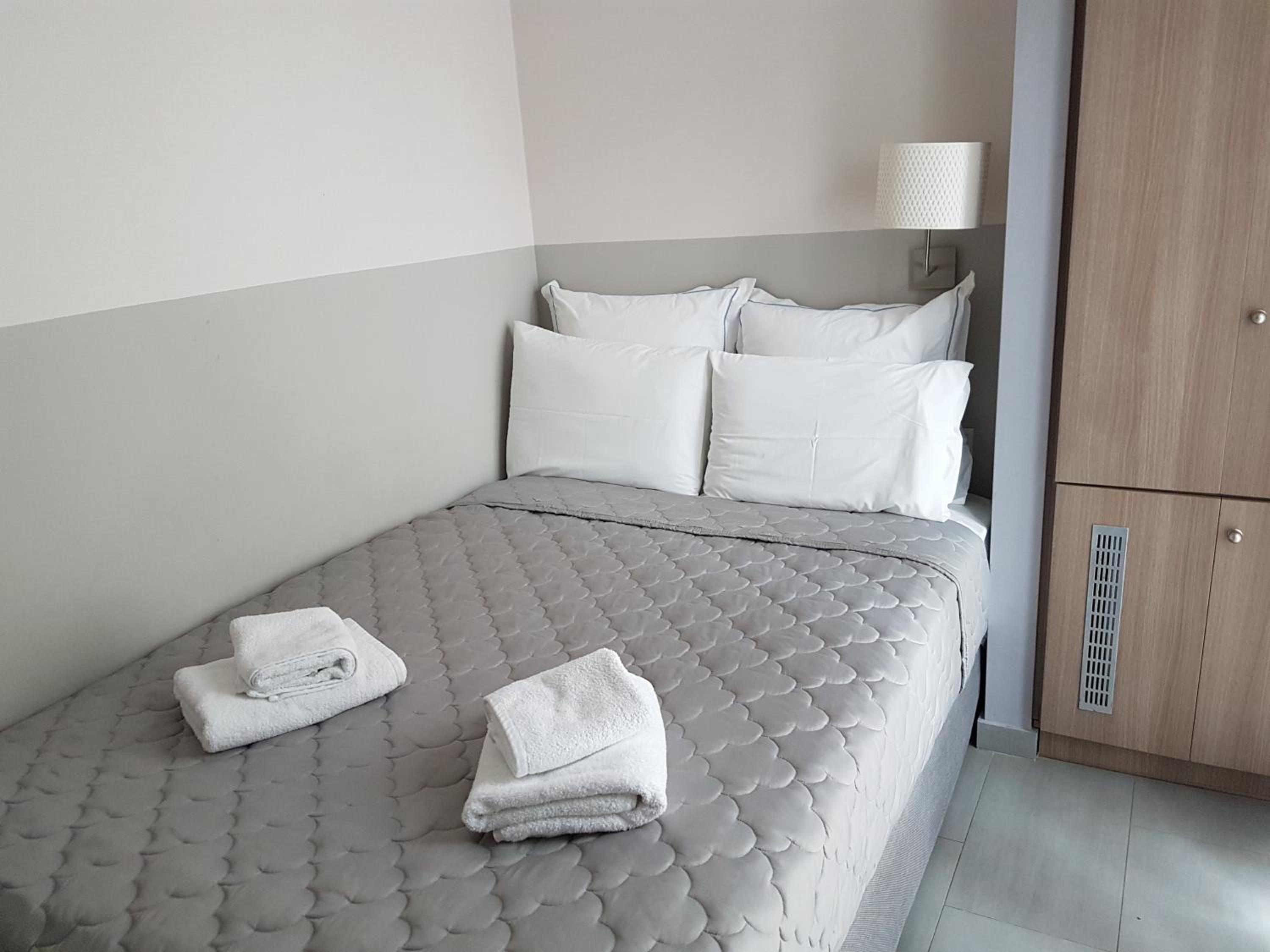 Budget Double Room photo 3
