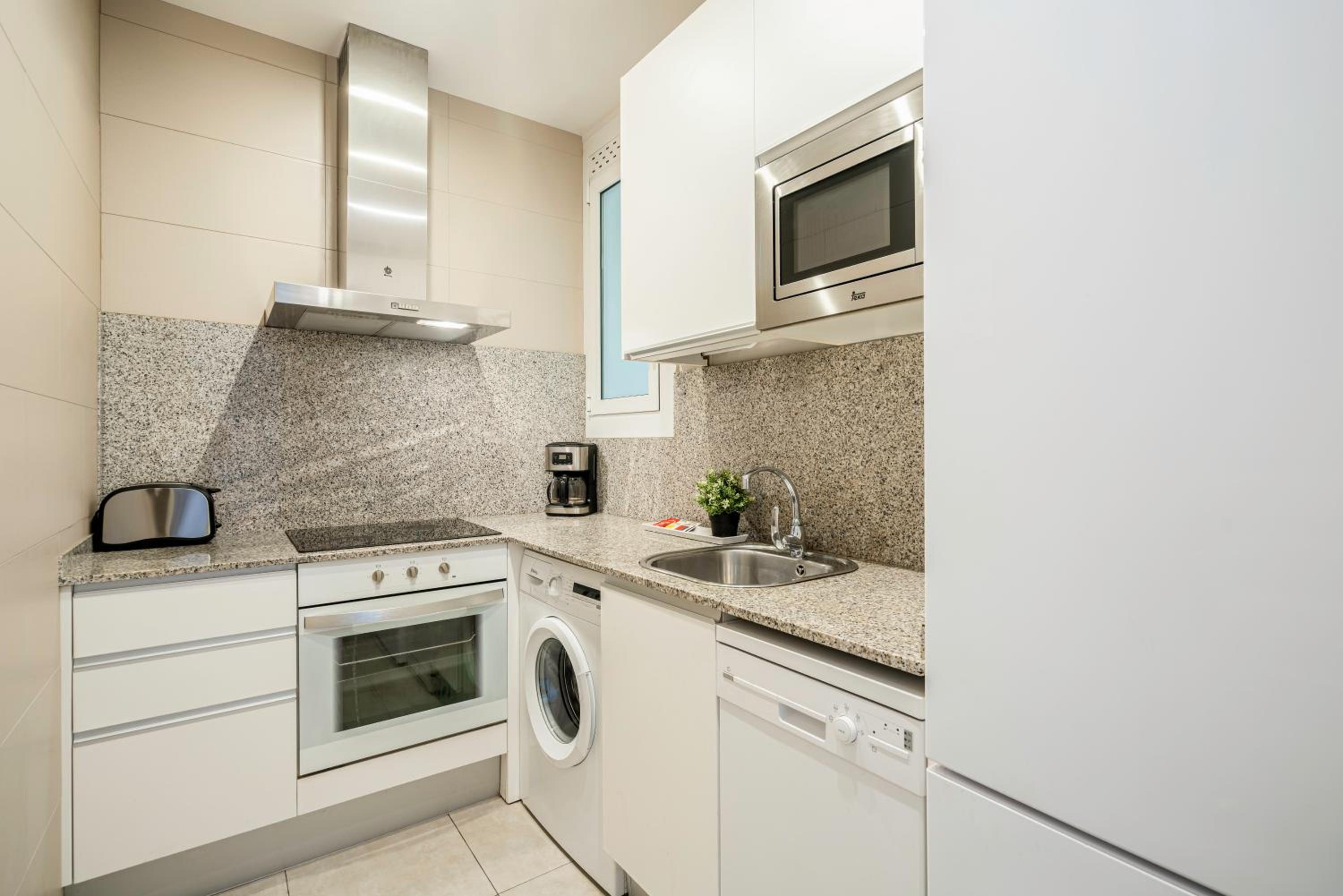 Apartment photo 2