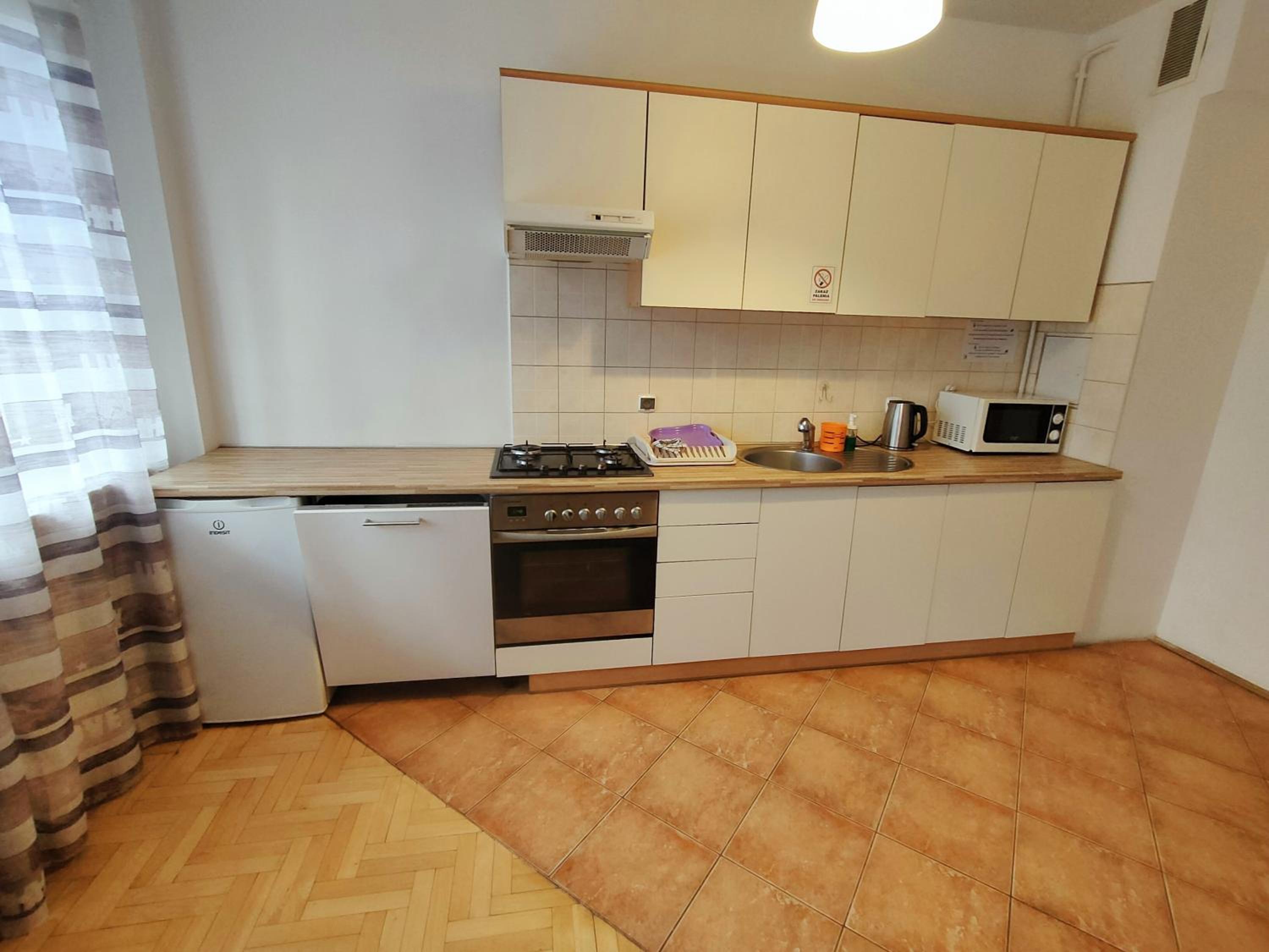 One-Bedroom Apartment - Photo 7