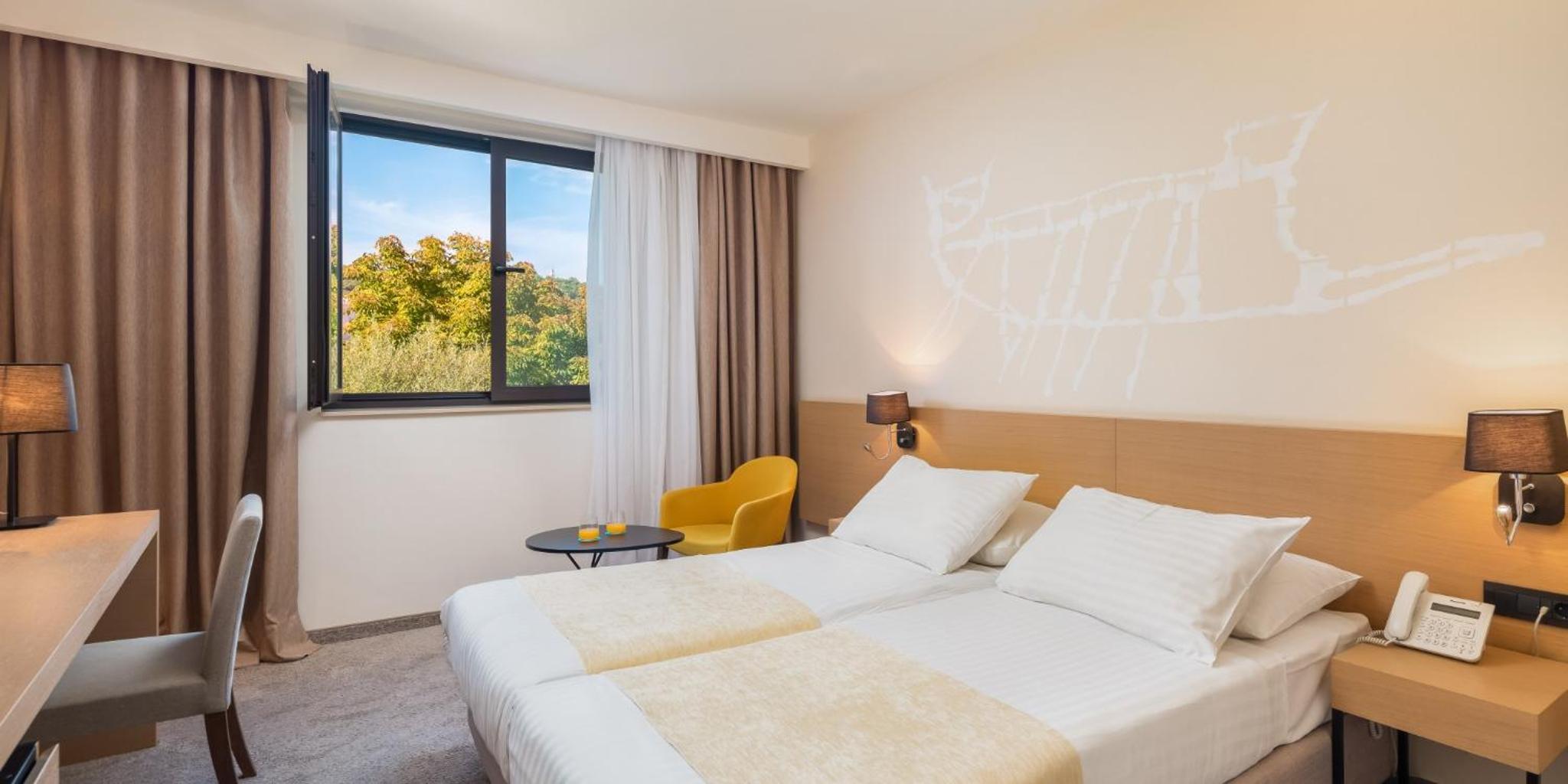 Standard Double Room - Photo 4