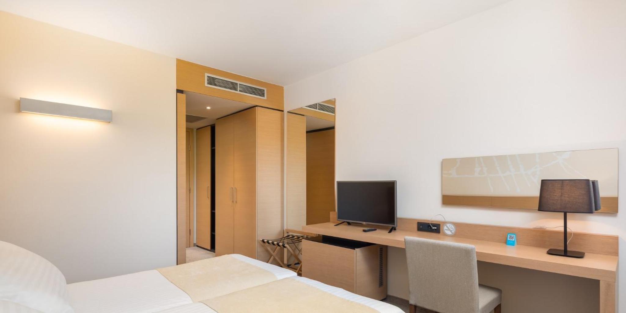 Standard Double Room - Photo 3