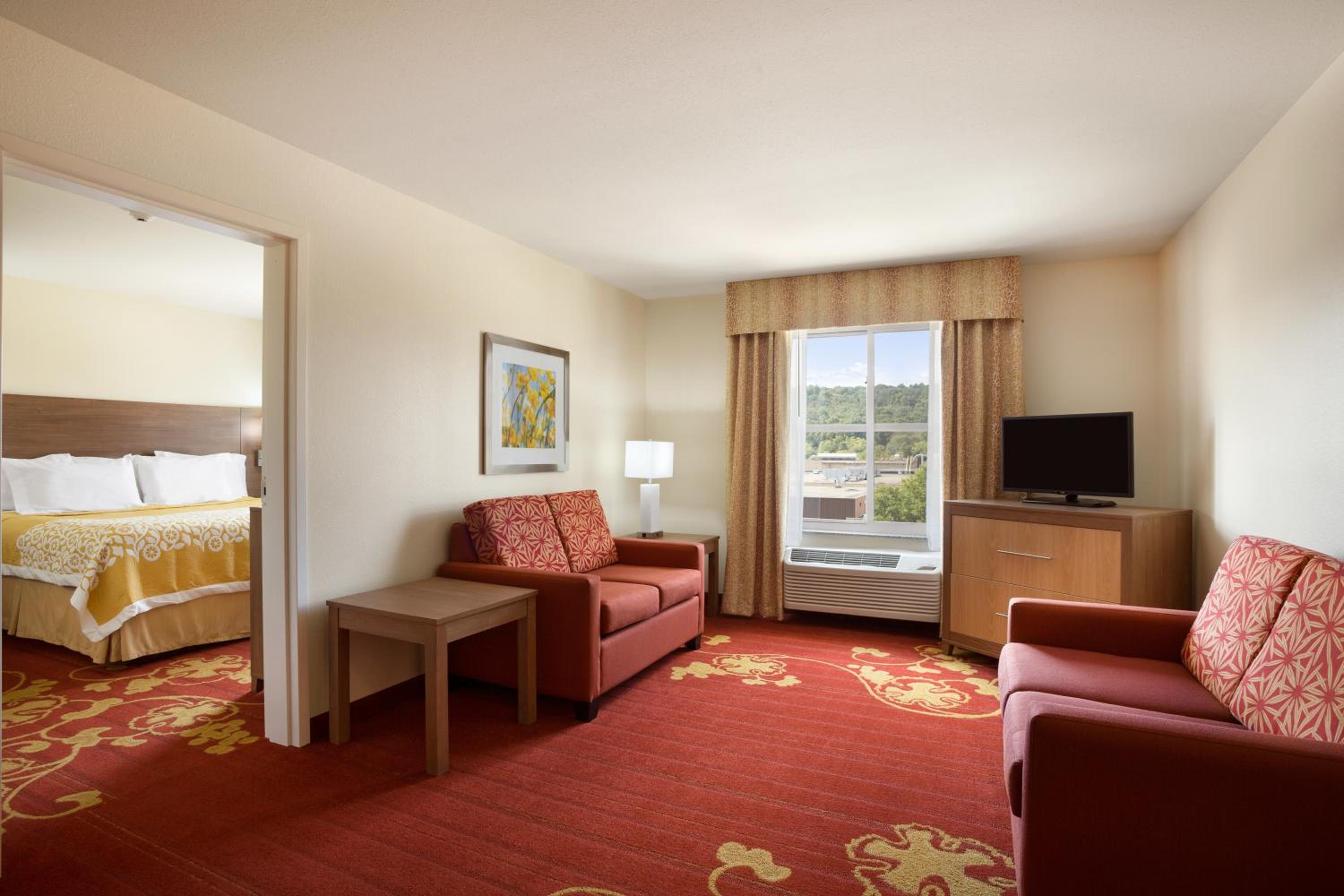 One-Bedroom King Suite - Accessible/Non-Smoking