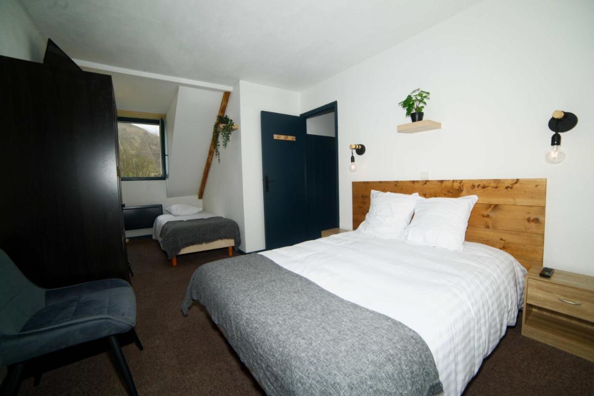 Triple Room with Mountain View